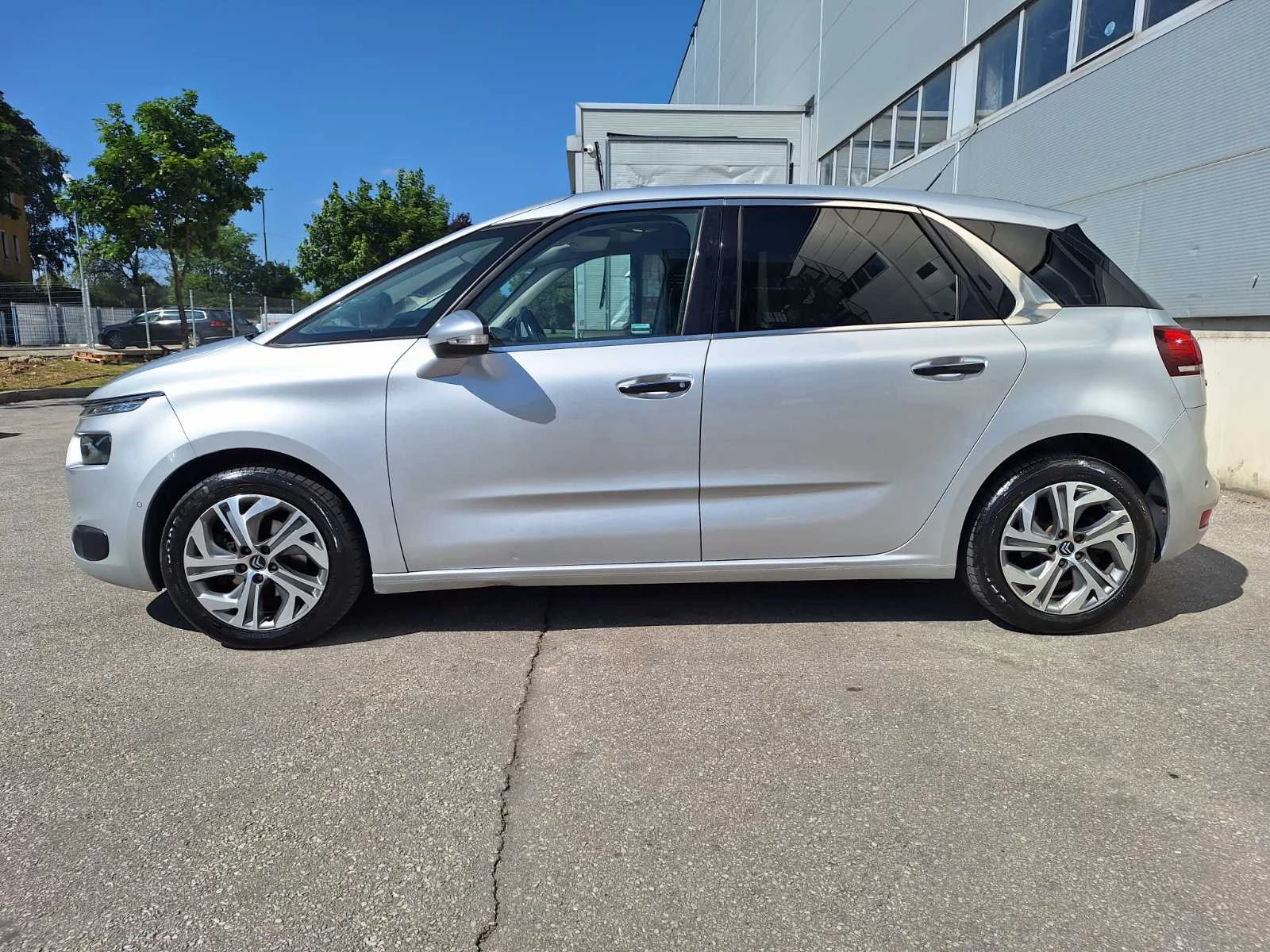 Citroen C4 Picasso 1.6d 116 к.с. - изображение 2