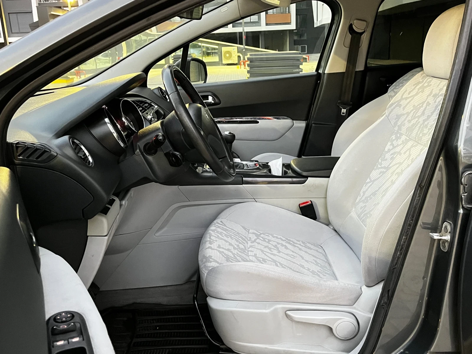 Peugeot 3008 1.6ГАЗ/БЕНЗИН/2010/година - изображение 9