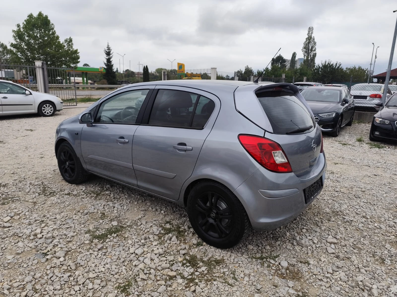 Opel Corsa 1.2 дизел - изображение 7