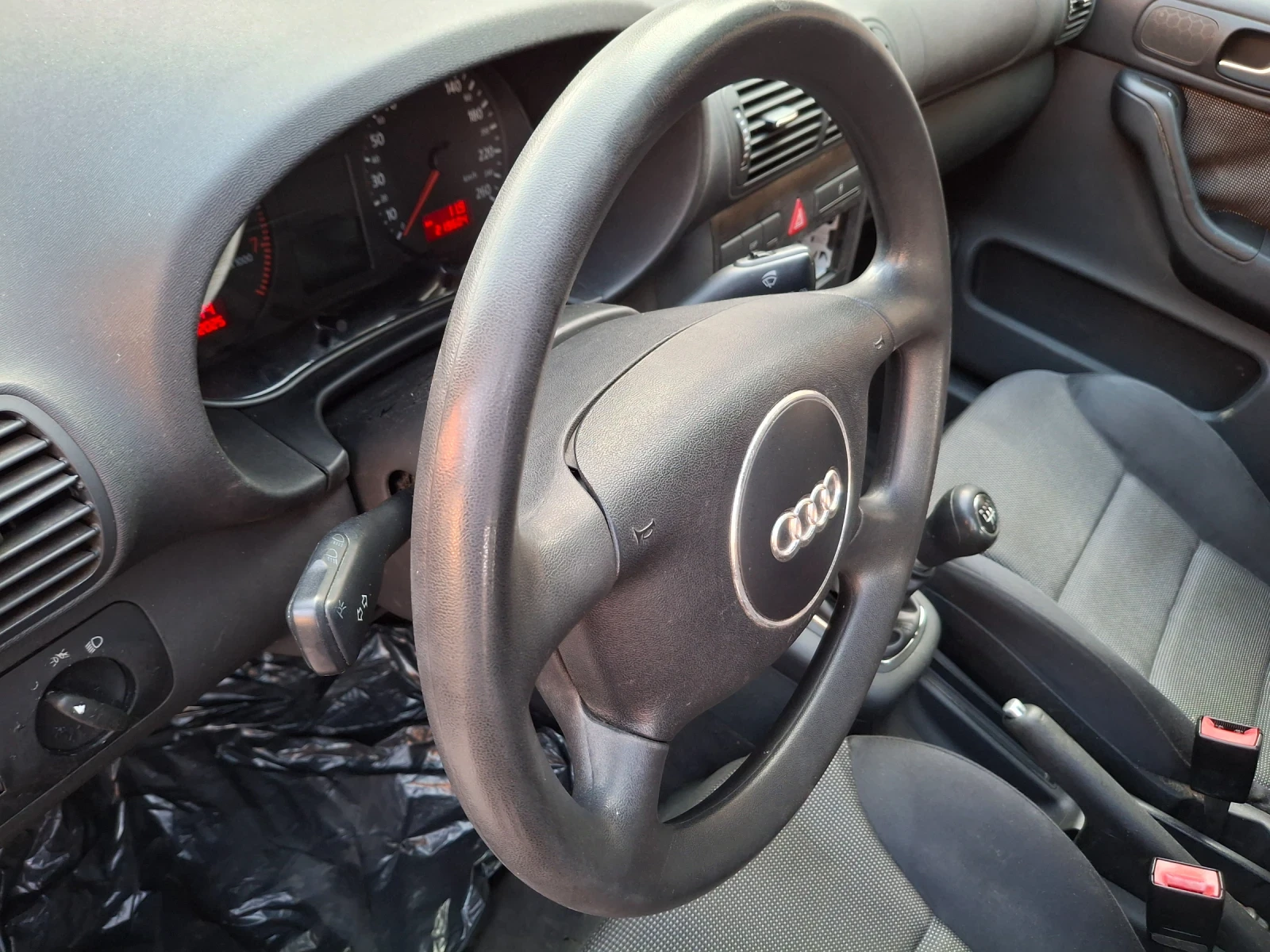 Audi A3 1.6i - изображение 9