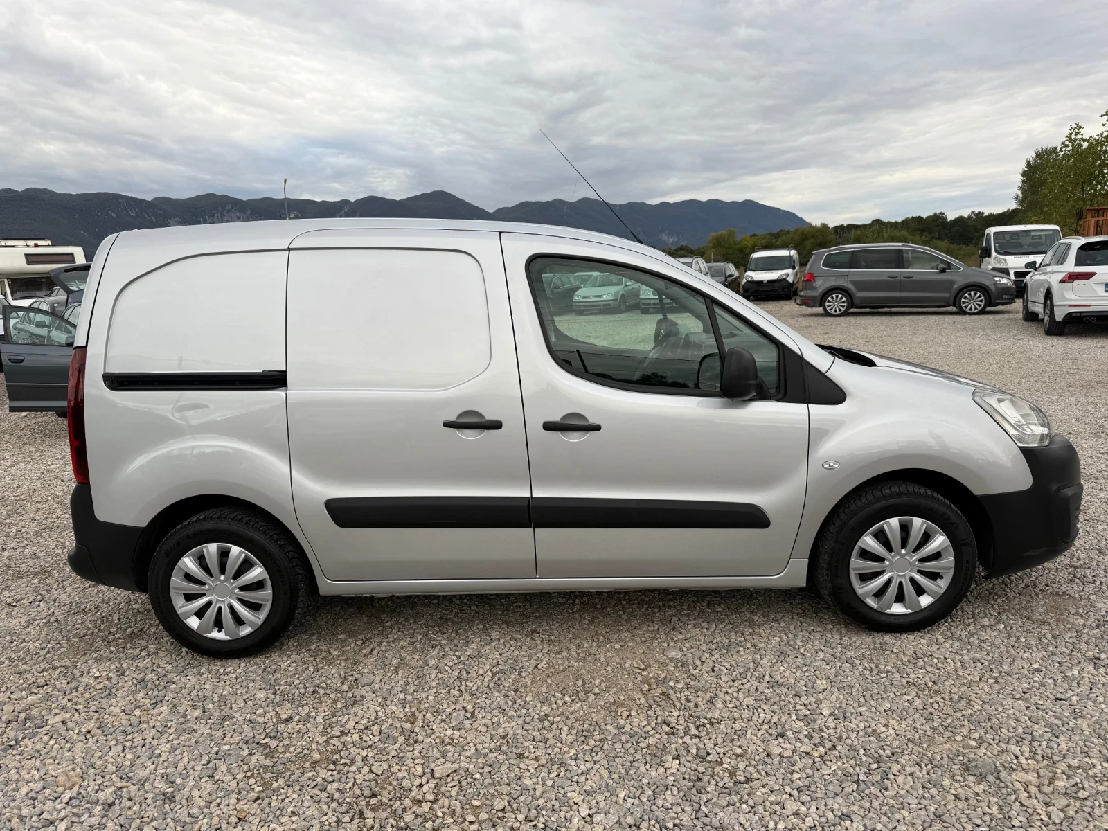 Citroen Berlingo 1.6HDI-75PS-КЛИМАТИК - изображение 4