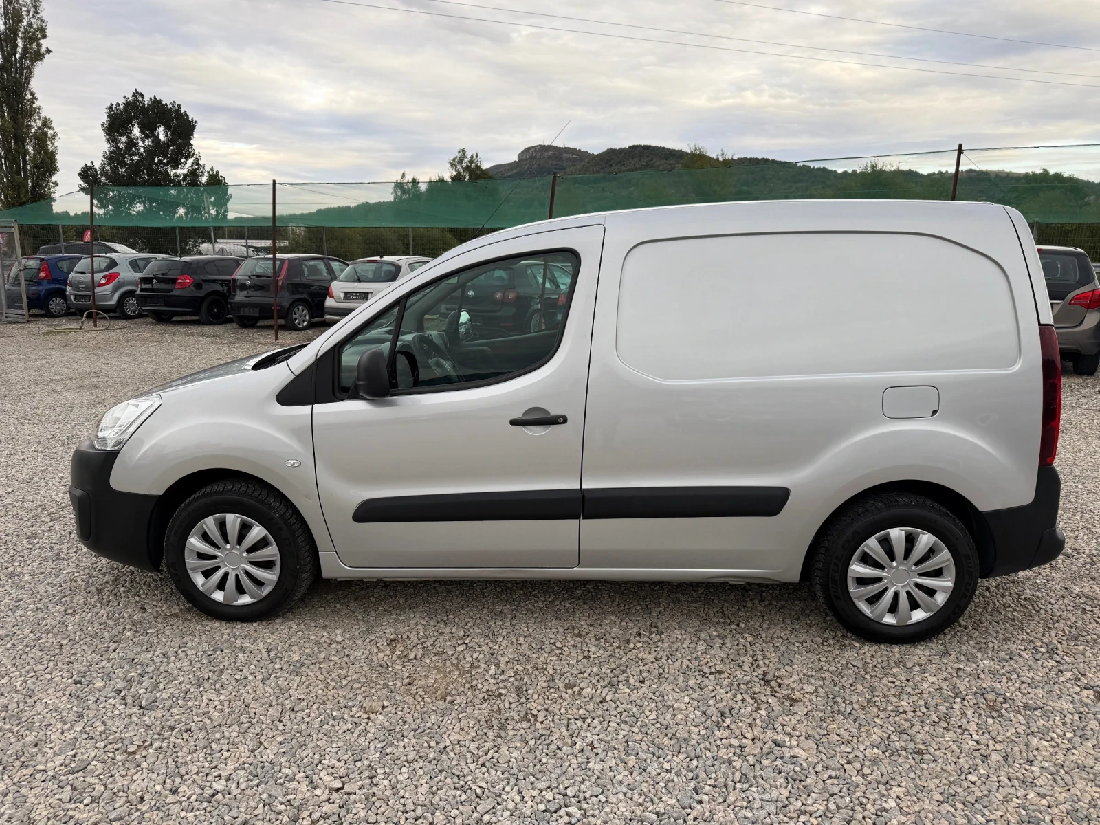 Citroen Berlingo 1.6HDI-75PS-КЛИМАТИК - изображение 8