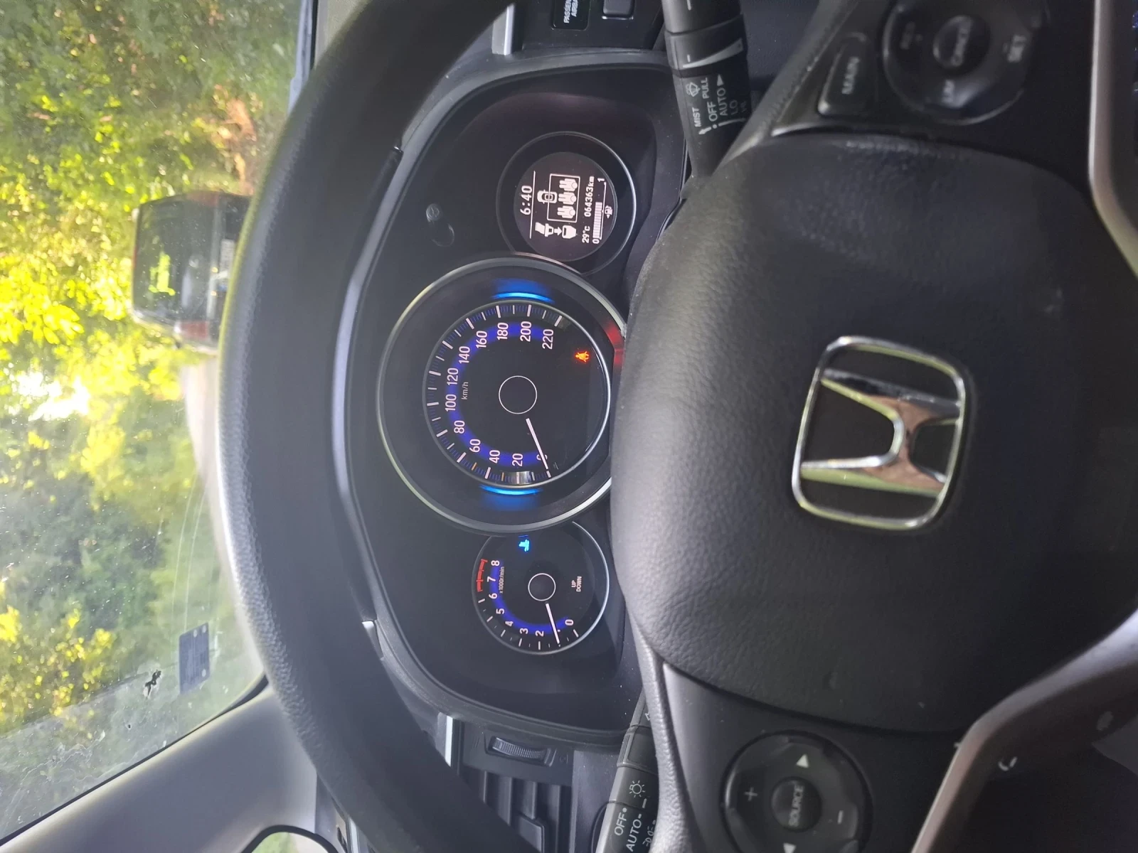 Honda Jazz 1.3 газ бензин, снимка 8 - Автомобили и джипове - 54371821