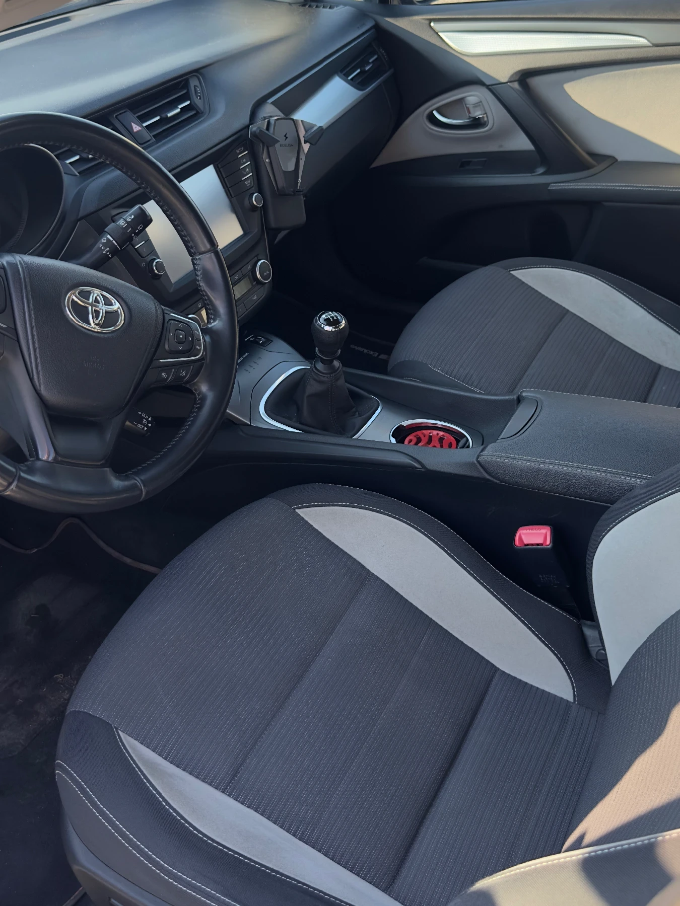 Toyota Avensis  2.0Dd4d Edition S, снимка 14 - Автомобили и джипове - 53749125