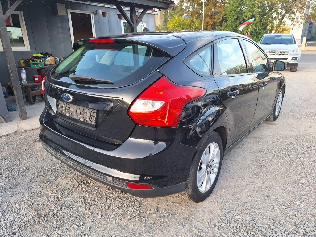 Ford Focus 1.6CDTI * Ръчка* , снимка 4 - Автомобили и джипове - 53770681