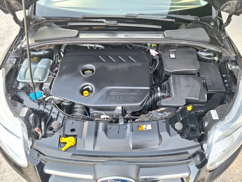 Ford Focus 1.6CDTI * Ръчка* , снимка 14 - Автомобили и джипове - 53770681