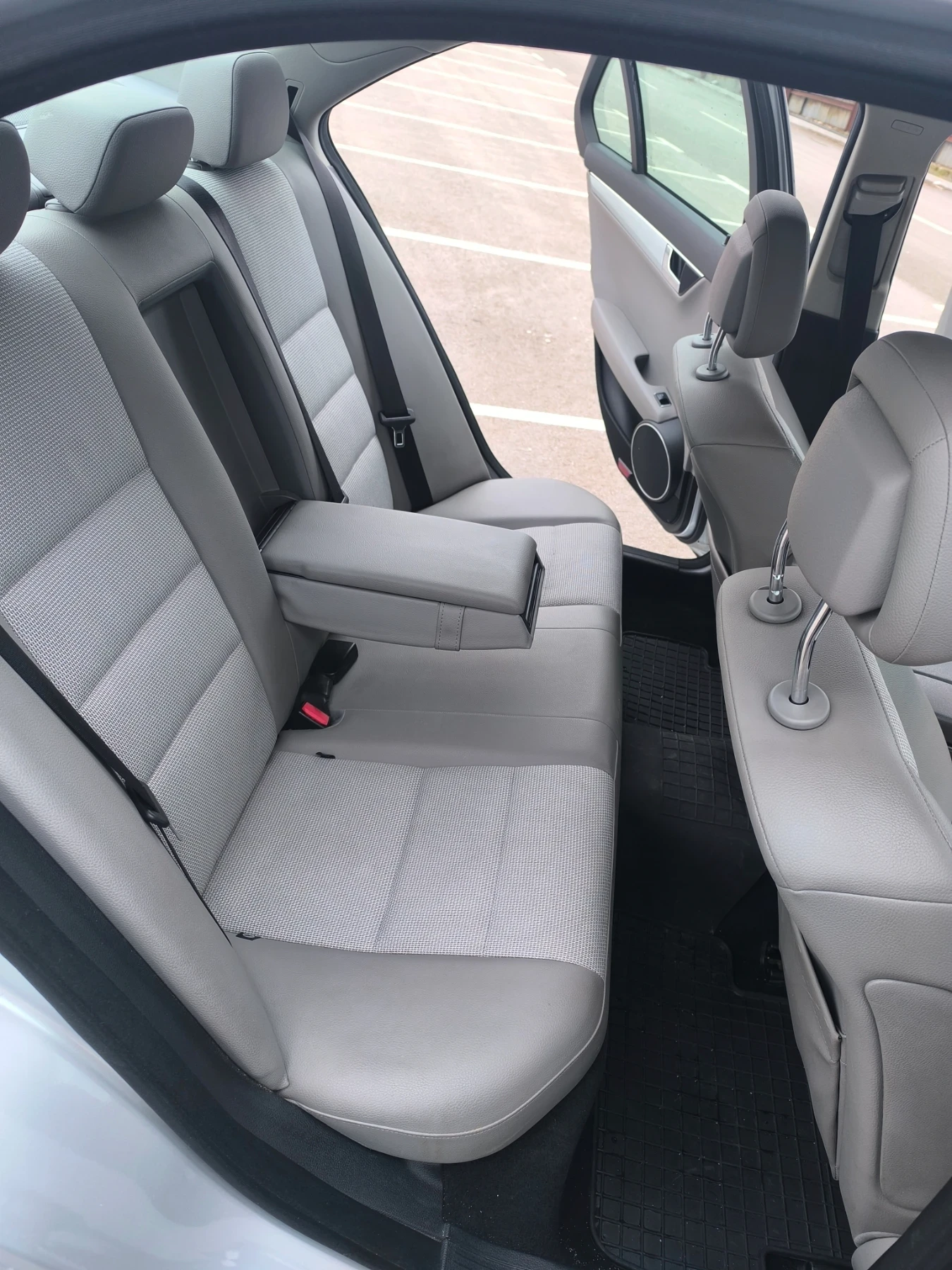 Mercedes-Benz C 220 Avantgarde MОТОР 646, снимка 13 - Автомобили и джипове - 53964168