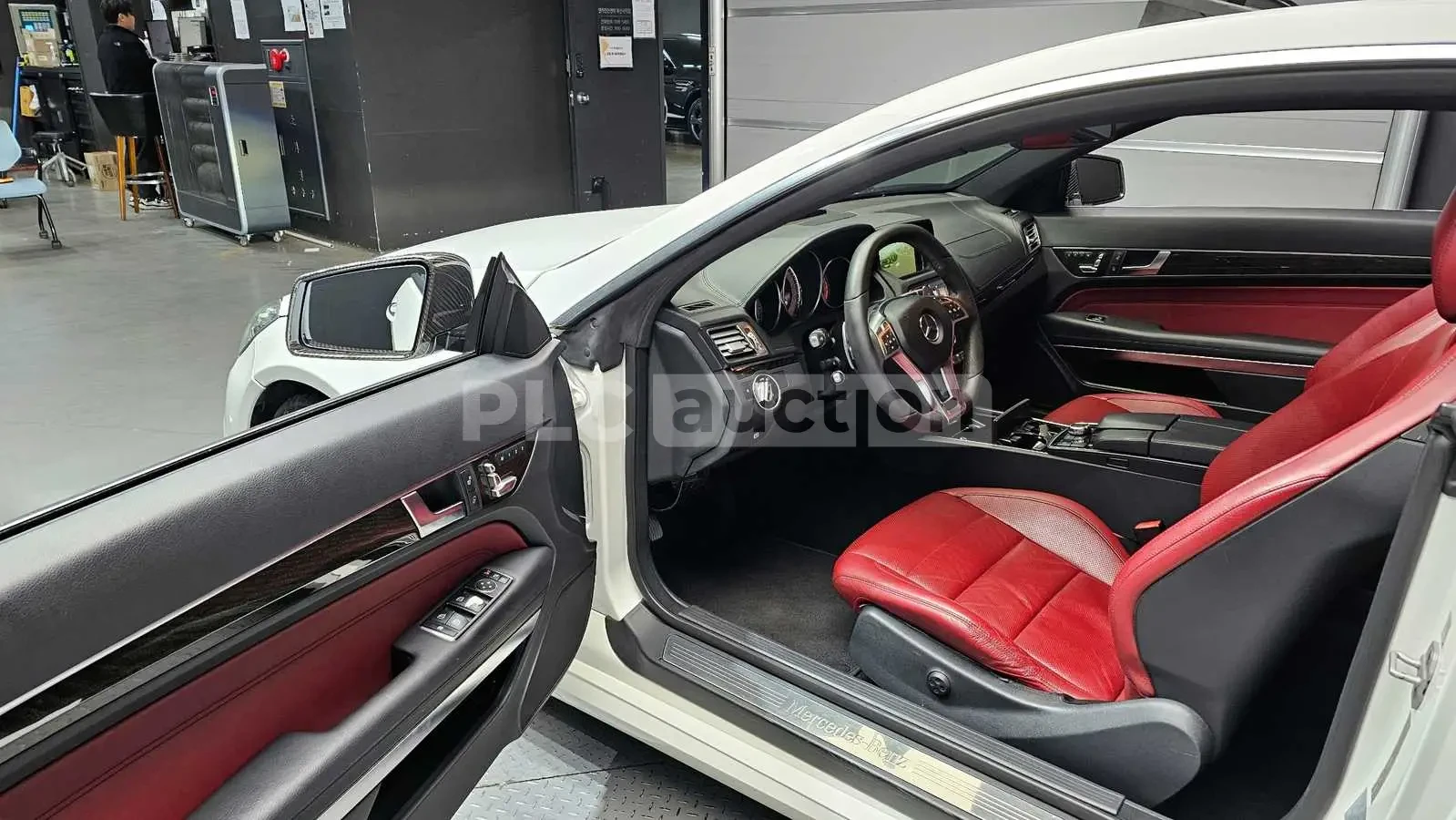 Mercedes-Benz E 400 3.0 V6 Biturbo AMG / CARFAX, снимка 10 - Автомобили и джипове - 54764093