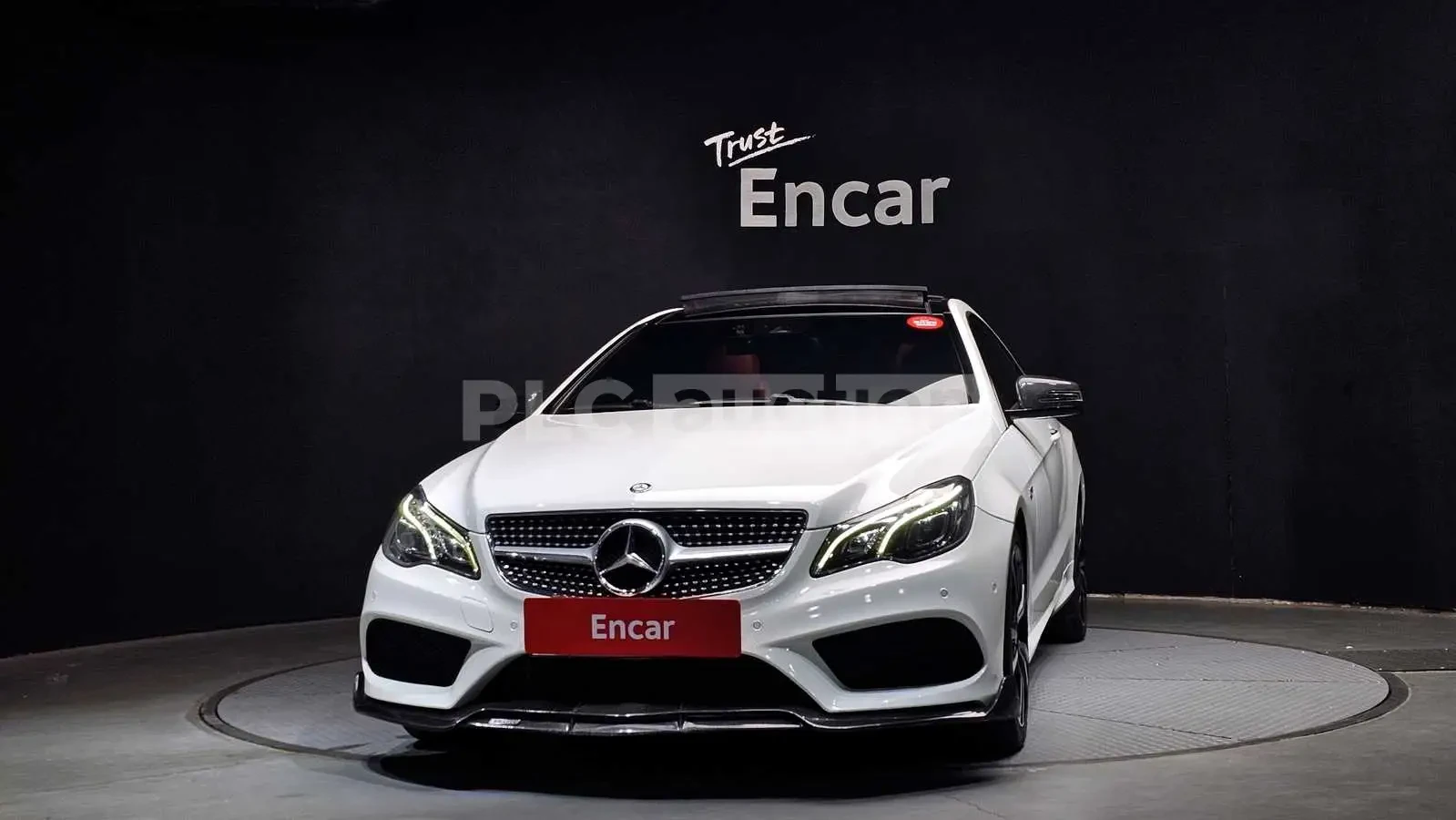Mercedes-Benz E 400 3.0 V6 Biturbo AMG / CARFAX, снимка 3 - Автомобили и джипове - 54764093