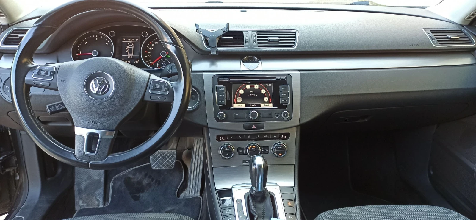 VW Passat 2.0 TDI, снимка 8 - Автомобили и джипове - 55361201