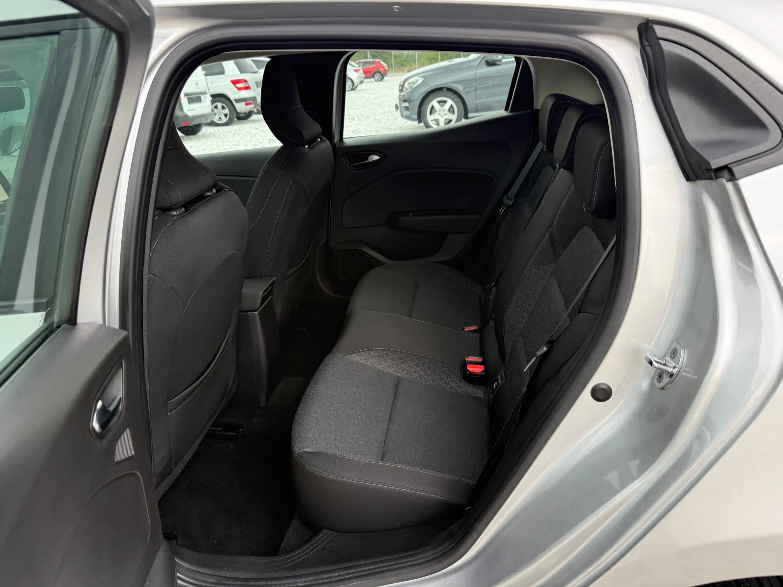 Renault Clio 1.5DCI NAVI CAMERA, снимка 12 - Автомобили и джипове - 55931488