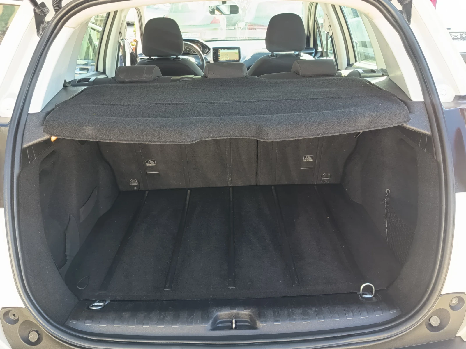 Peugeot 2008 1.6e-hdi, снимка 12 - Автомобили и джипове - 55962660