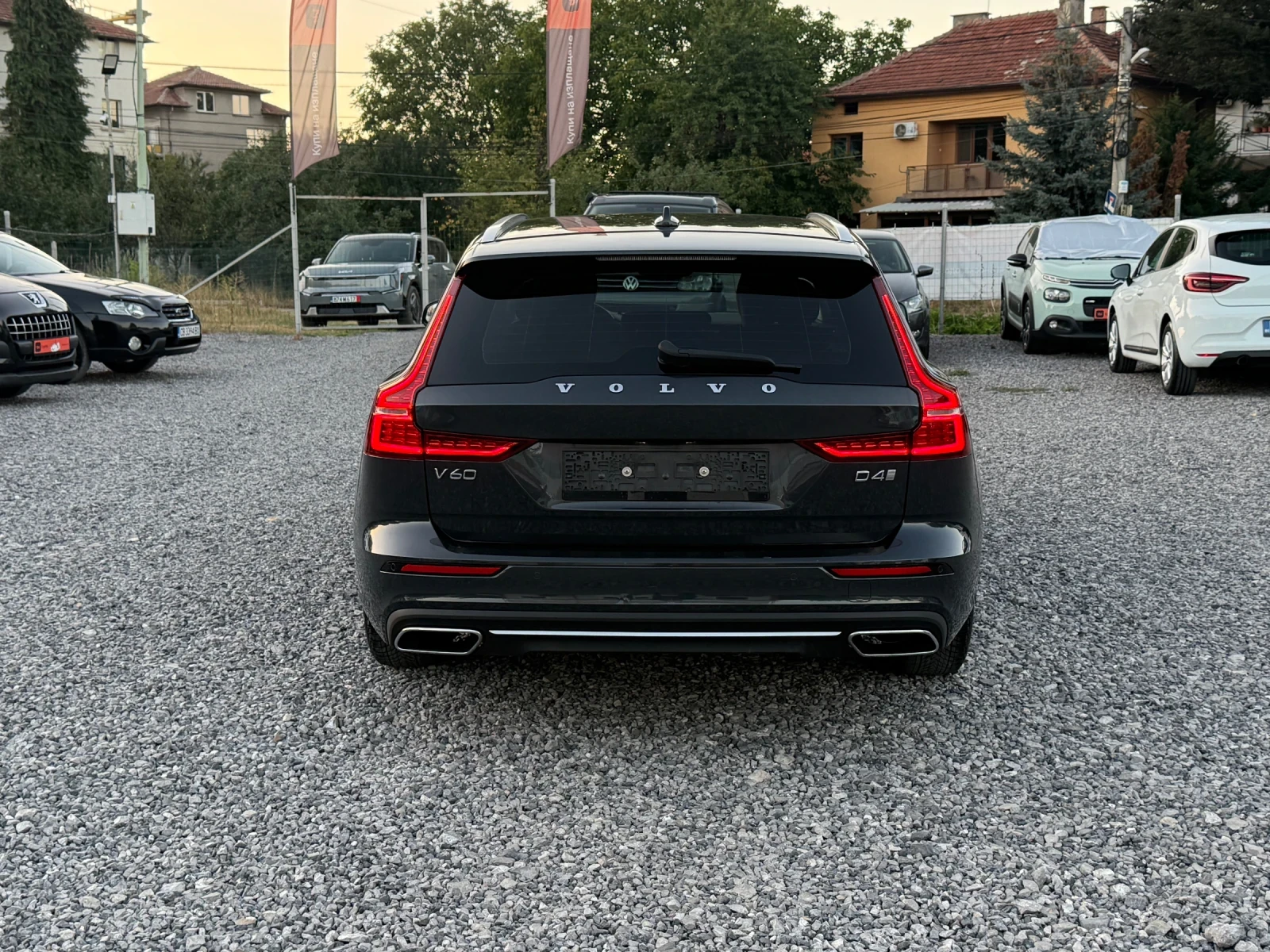 Volvo V60 2.0 D4 Inscription (190 кс) 8-Automatic/2019г./Eu6, снимка 6 - Автомобили и джипове - 55964816