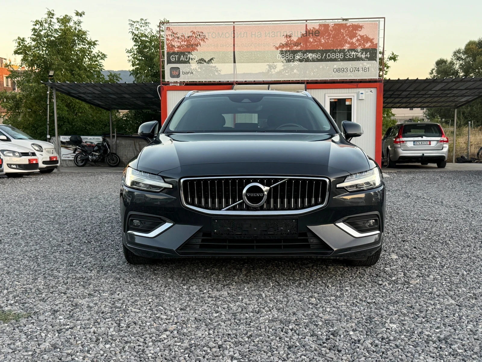 Volvo V60 2.0 D4 Inscription (190 кс) 8-Automatic/2019г./Eu6, снимка 2 - Автомобили и джипове - 55964816