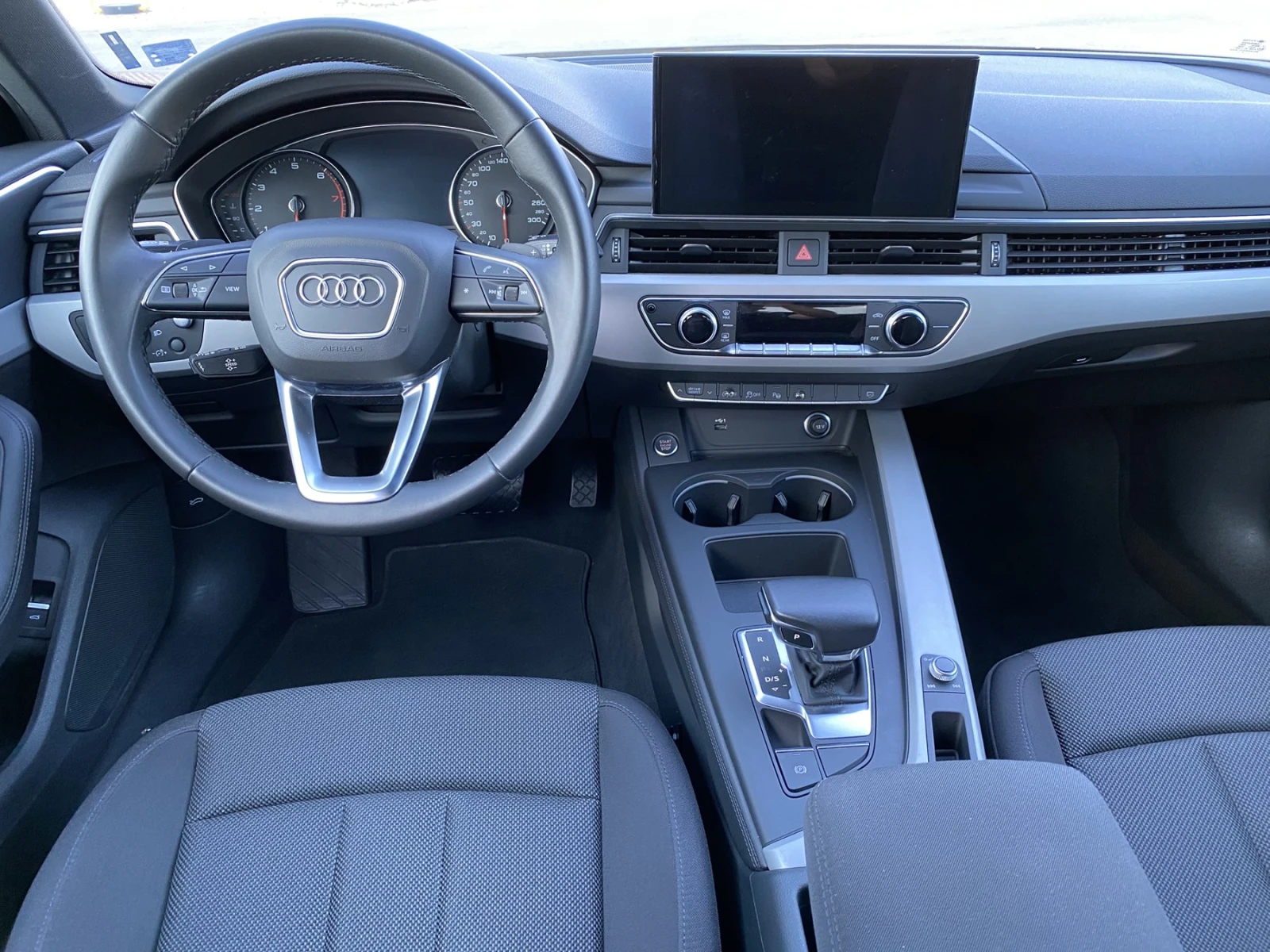 Audi A4 35 TFSI/ Design/ S tronic , снимка 9 - Автомобили и джипове - 56107993