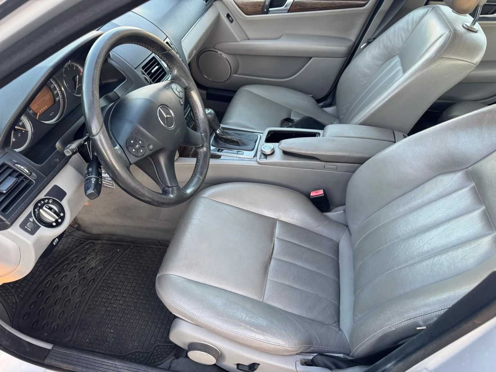 Mercedes-Benz C 220 Автомат 646кожа, снимка 9 - Автомобили и джипове - 56330784