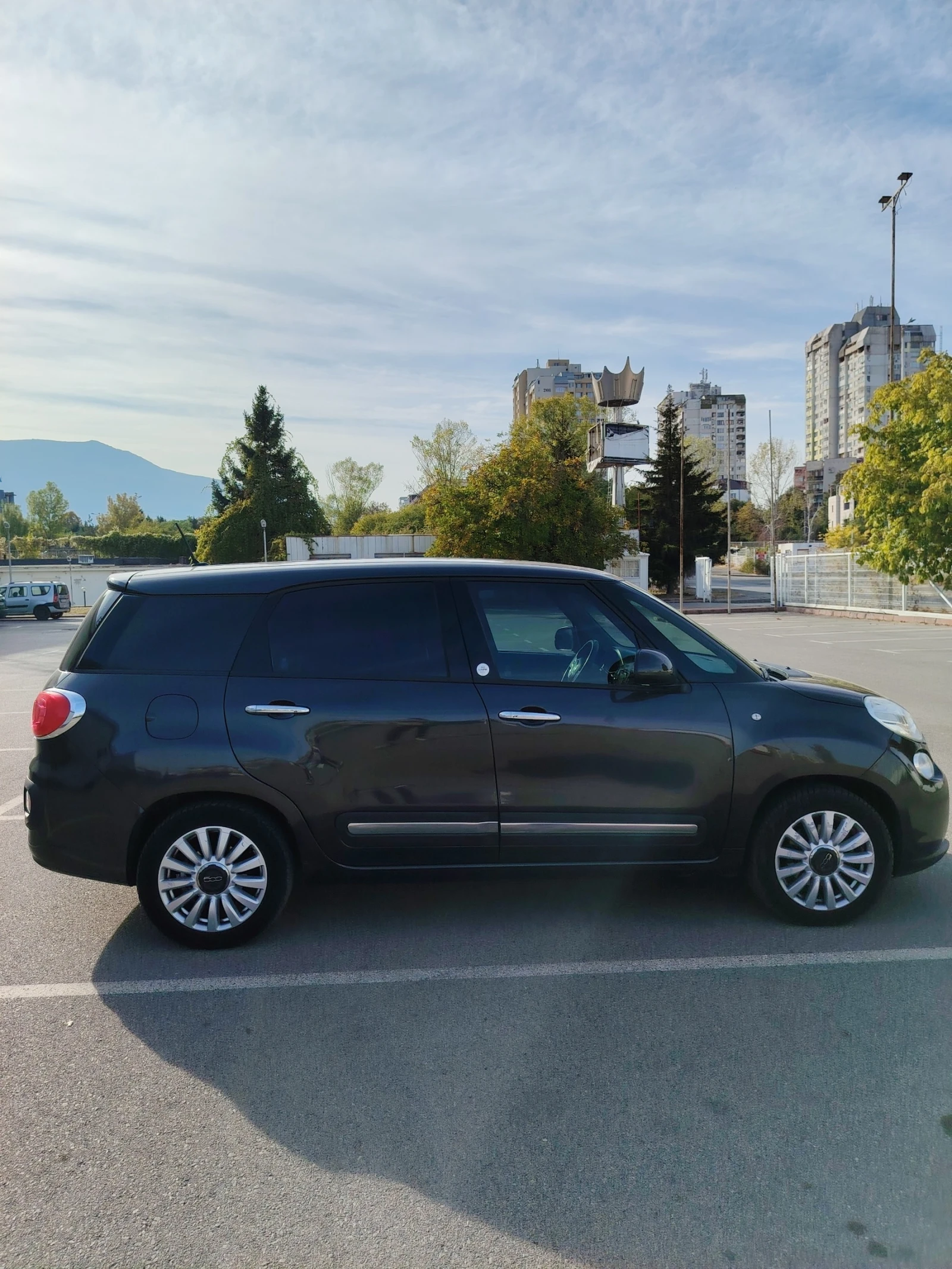 Fiat 500L, снимка 2 - Автомобили и джипове - 56424588