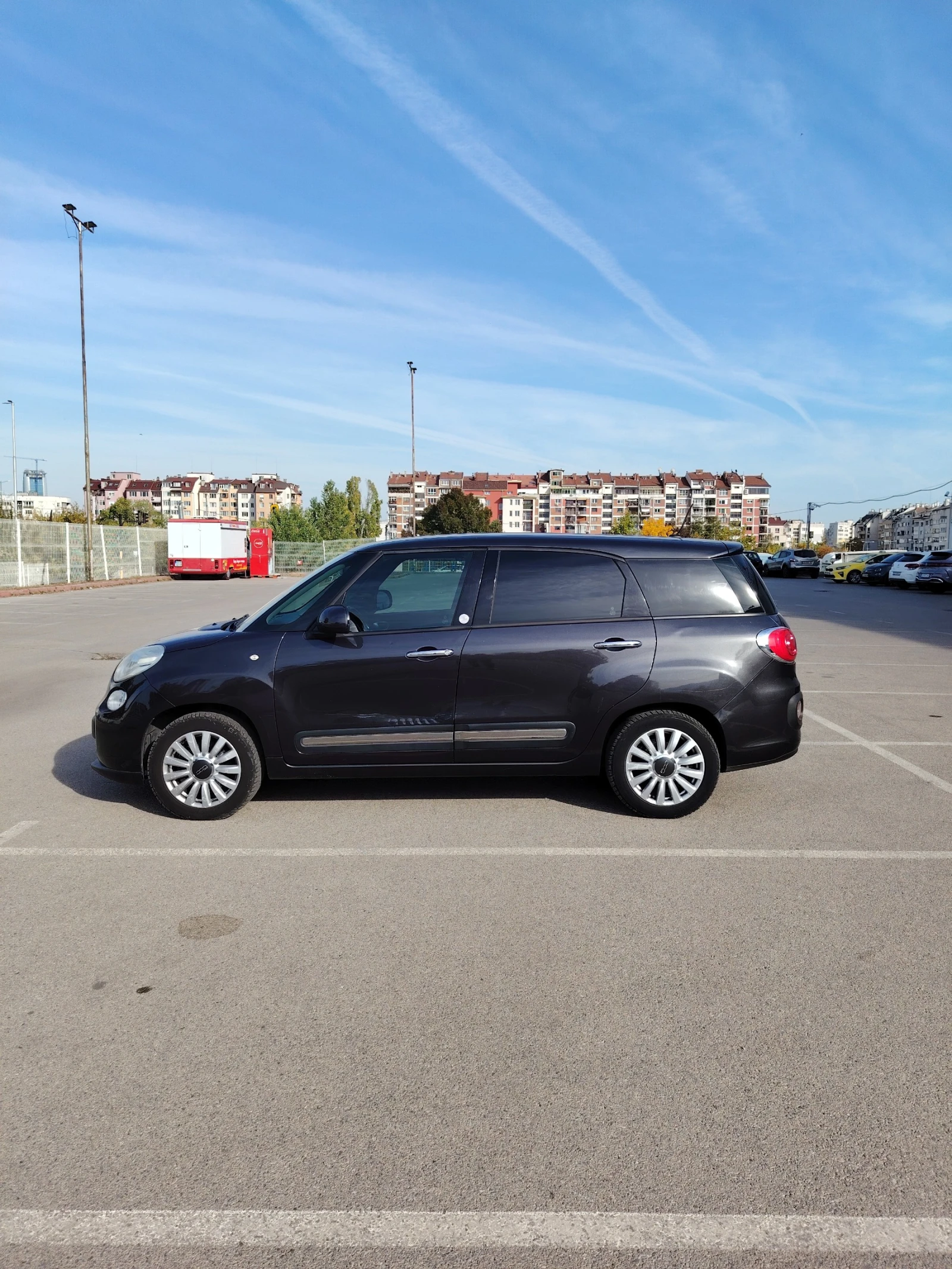 Fiat 500L, снимка 3 - Автомобили и джипове - 56424588