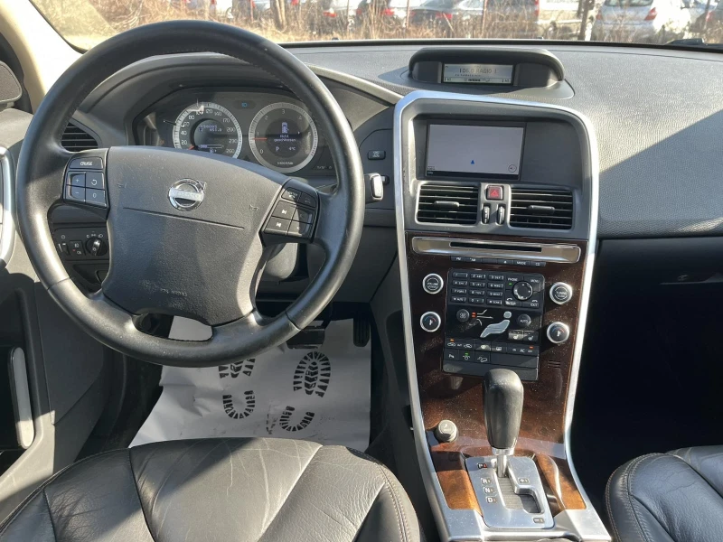 Volvo XC60 2.4 D5 SPORT 4X4, снимка 10 - Автомобили и джипове - 48981986