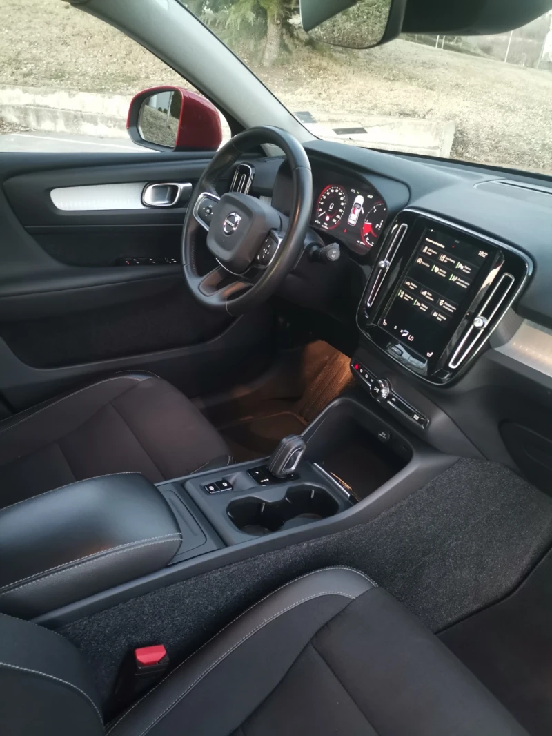 Volvo XC40 4WD, снимка 12 - Автомобили и джипове - 49417511