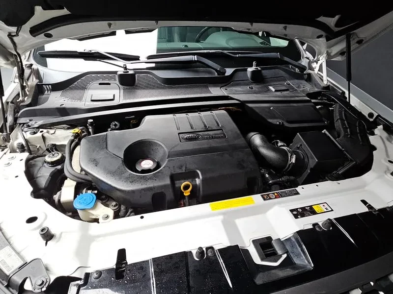 Land Rover Discovery Sport 2.O TD4 SE, снимка 6 - Автомобили и джипове - 55705530
