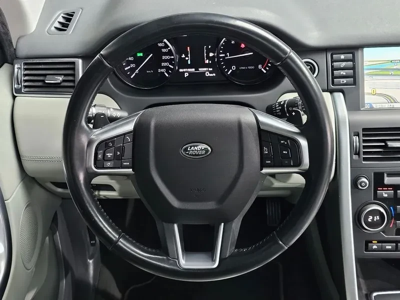 Land Rover Discovery Sport 2.O TD4 SE, снимка 13 - Автомобили и джипове - 55705530
