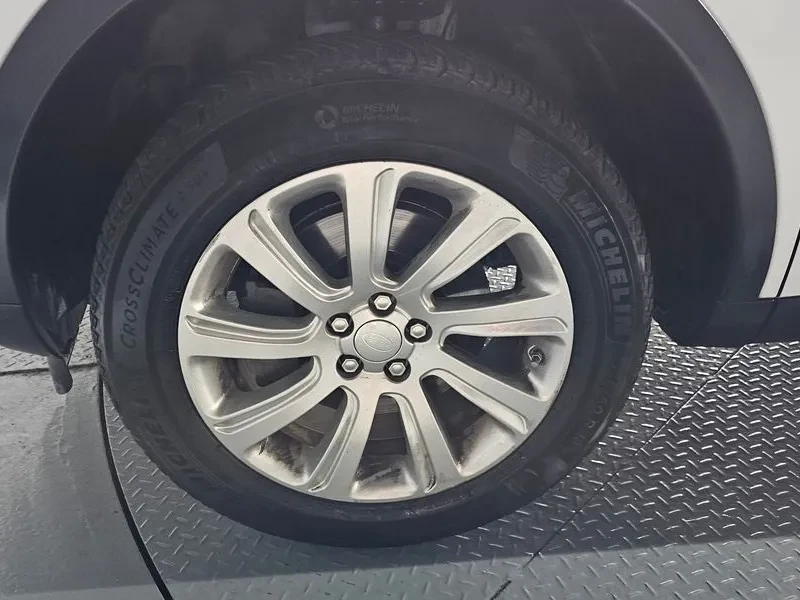Land Rover Discovery Sport 2.O TD4 SE, снимка 5 - Автомобили и джипове - 55705530