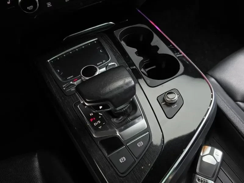Audi Q7, снимка 9 - Автомобили и джипове - 56689824