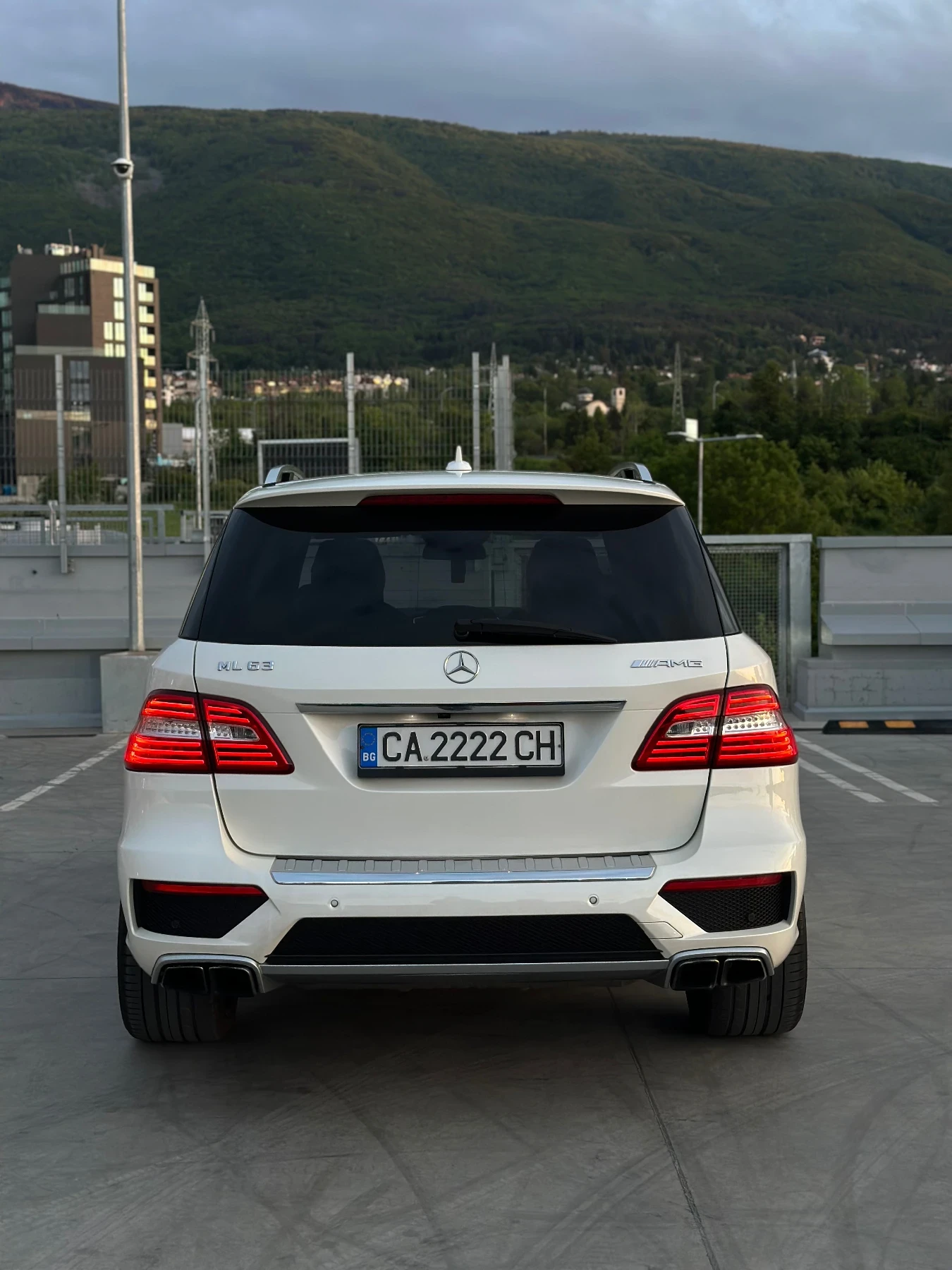 Mercedes-Benz ML 63 AMG Performance 557кс, снимка 3 - Автомобили и джипове - 53760753