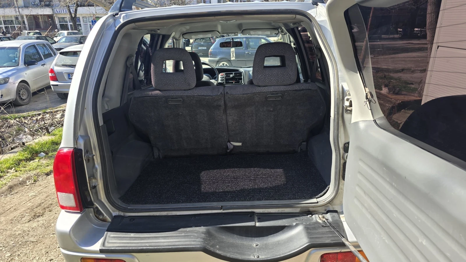 Suzuki Grand vitara 2.0 HDI, снимка 7 - Автомобили и джипове - 53749123