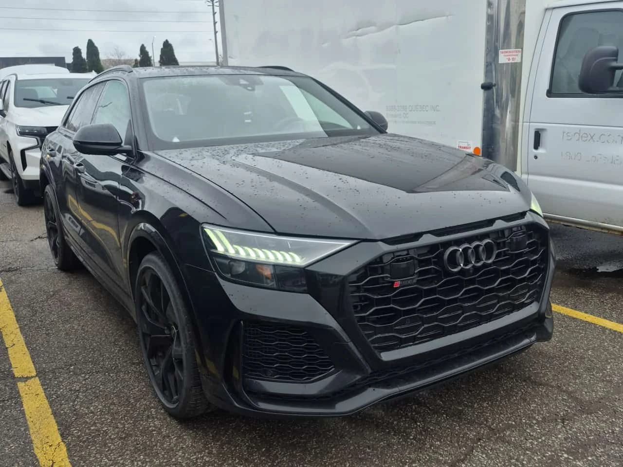 Audi RSQ8 4.0 TFSI/CARFAX/ДИСТРОНИК/360 КАМ/ОБДУХ/ПОДГРЕВ/, снимка 2 - Автомобили и джипове - 54231696