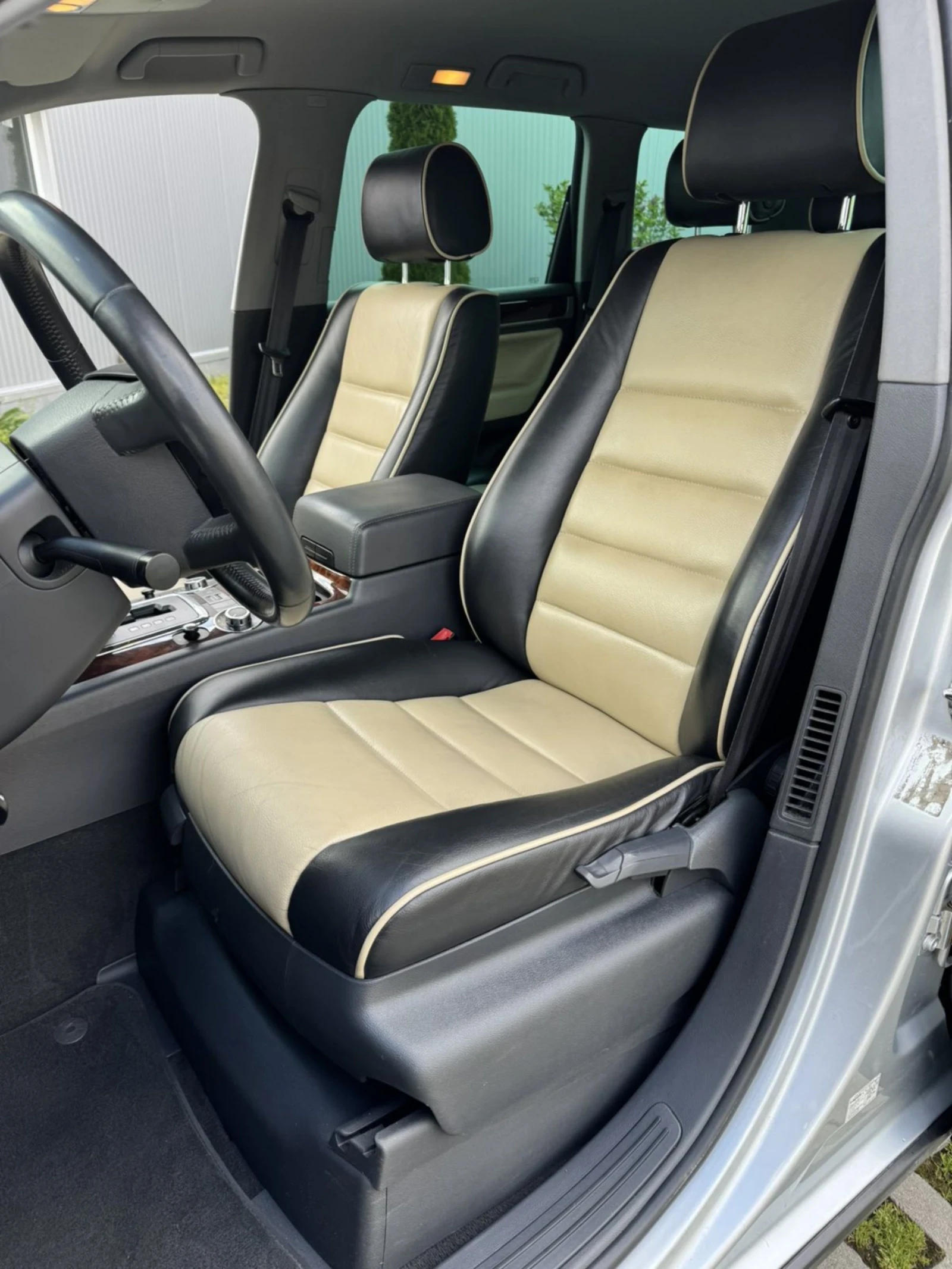 VW Touareg Off road Executive 3.0 tdi реални километри, снимка 9 - Автомобили и джипове - 54385087