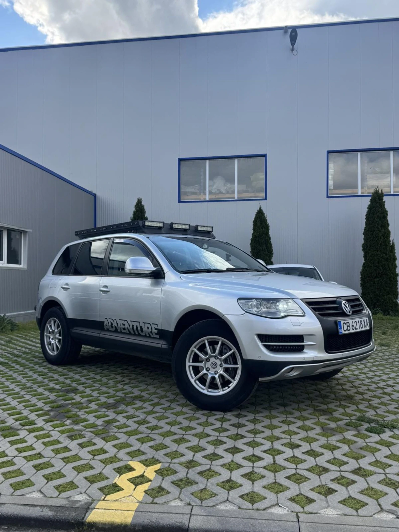VW Touareg Off road Executive 3.0 tdi реални километри