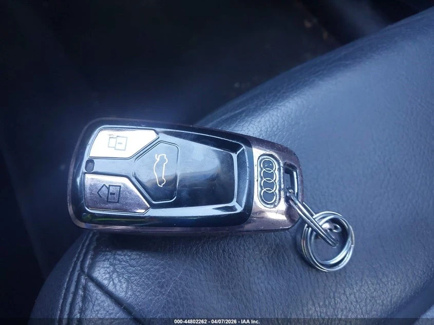 Audi Q5 PREMIUM* ПОДГРЕВ* KEYLESS* КАМЕРА* КРАЙНАЦЕНА, снимка 13 - Автомобили и джипове - 54945651