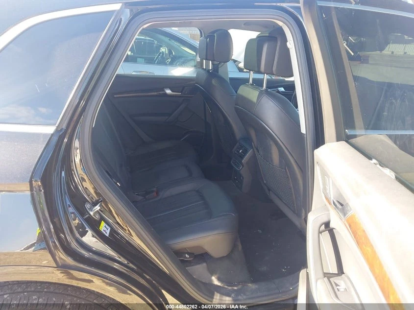 Audi Q5 PREMIUM* ПОДГРЕВ* KEYLESS* КАМЕРА* КРАЙНАЦЕНА, снимка 11 - Автомобили и джипове - 54945651
