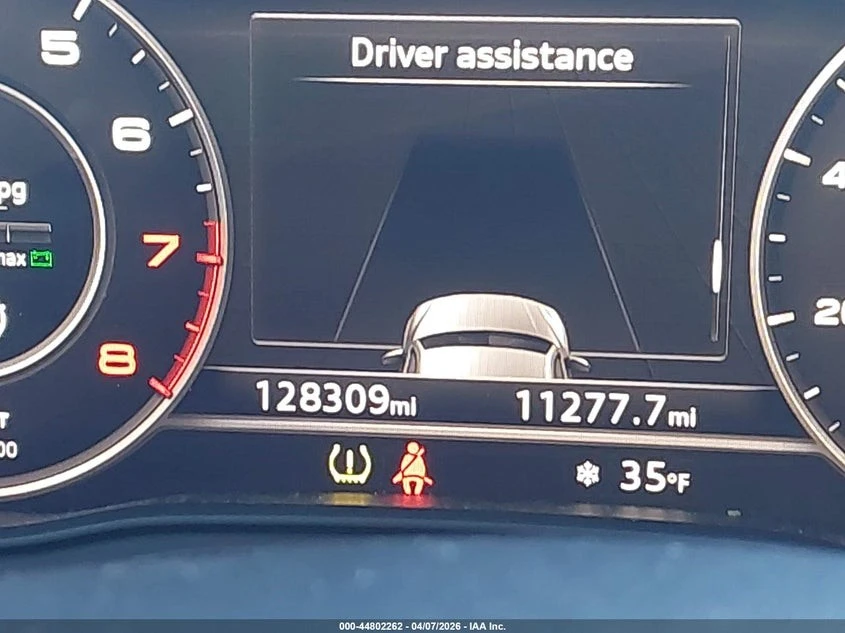 Audi Q5 PREMIUM* ПОДГРЕВ* KEYLESS* КАМЕРА* КРАЙНАЦЕНА, снимка 14 - Автомобили и джипове - 54945651