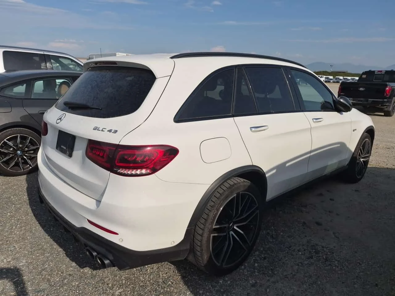 Mercedes-Benz GLC 43 AMG /ДИСТРОНИК/360 КАМ/ПОДГРЕВ/ПАНО/ДИГ. КМ/2 КЛЮЧА, снимка 3 - Автомобили и джипове - 55317993