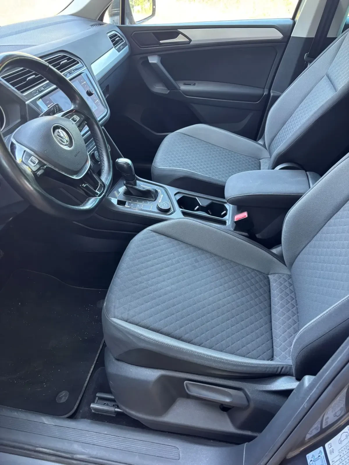 VW Tiguan 2.0 TDI / 150 кс / 4Motion, снимка 8 - Автомобили и джипове - 55740794