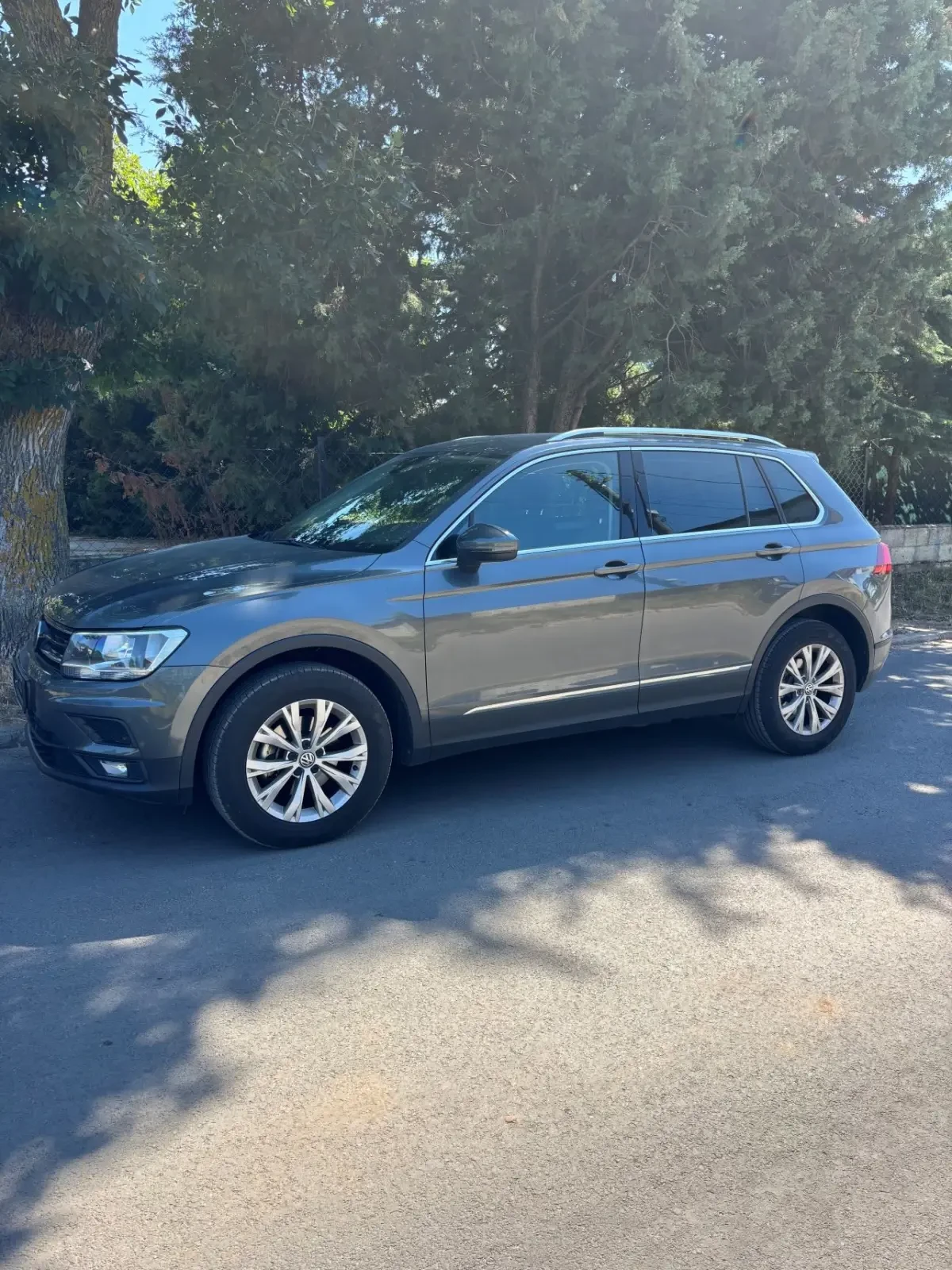 VW Tiguan 2.0 TDI / 150 кс / 4Motion, снимка 2 - Автомобили и джипове - 55740794
