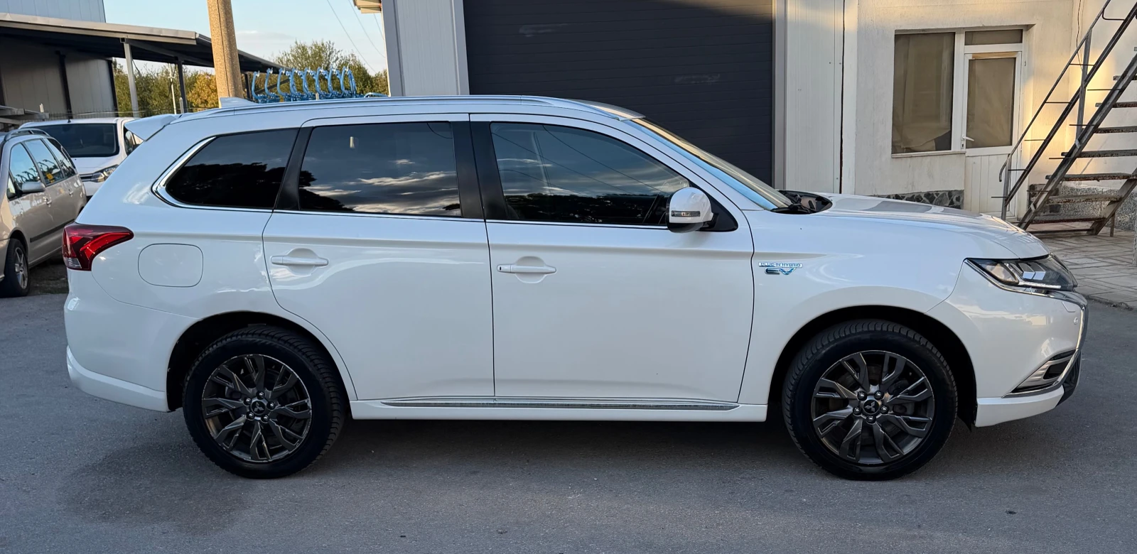 Mitsubishi Outlander, снимка 4 - Автомобили и джипове - 56277425