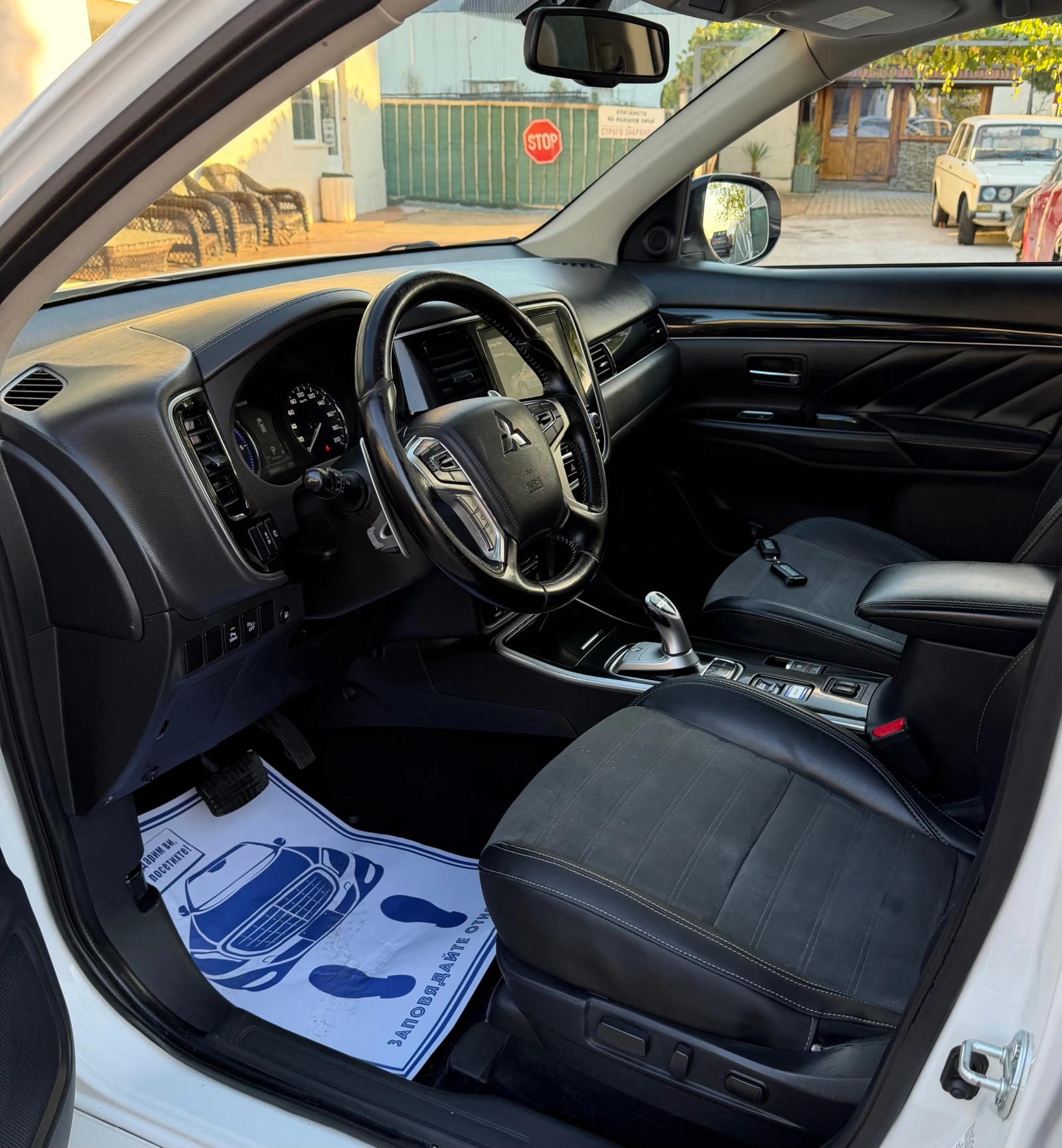 Mitsubishi Outlander, снимка 13 - Автомобили и джипове - 56277425