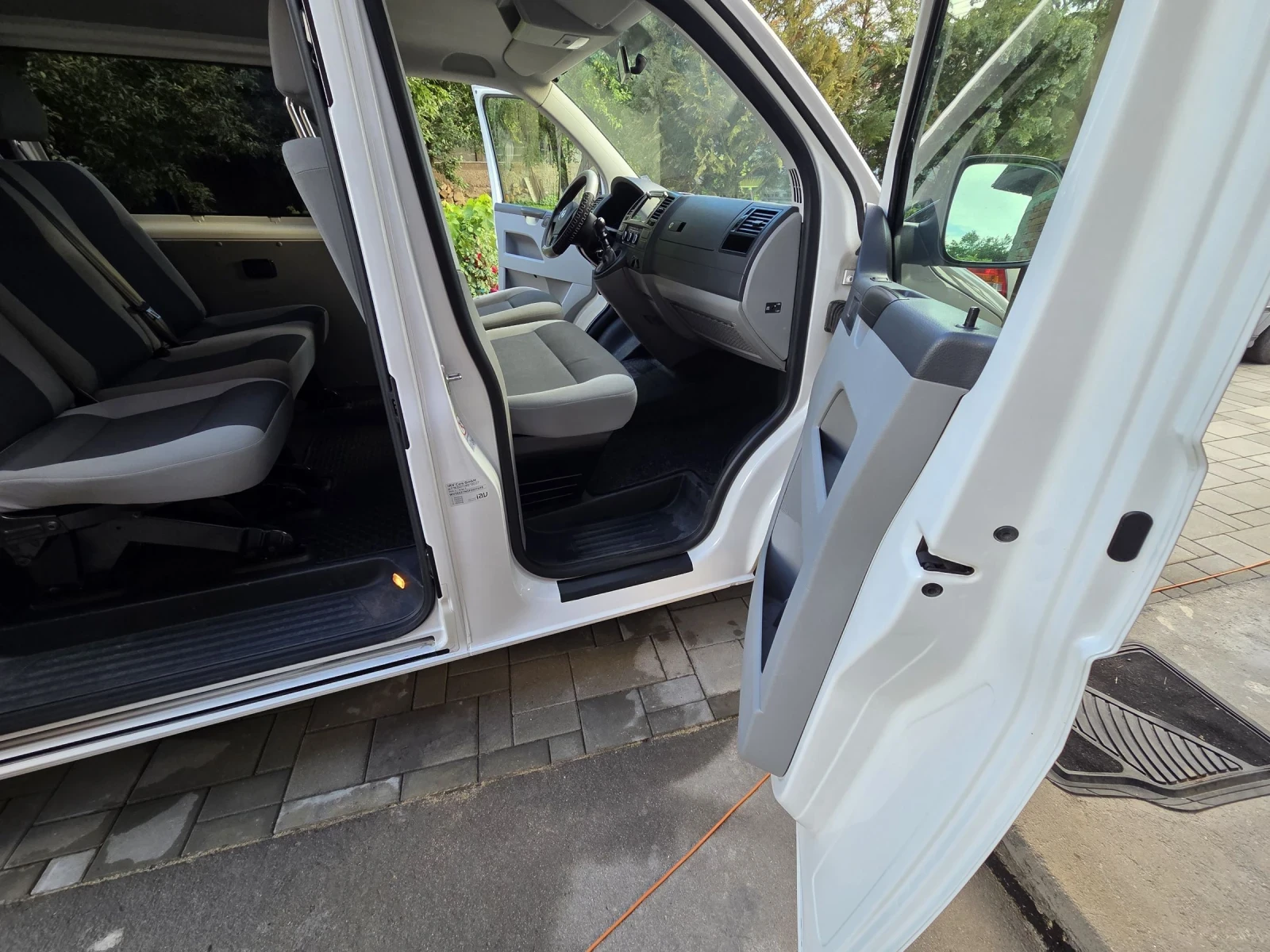 VW Transporter T 5, снимка 13 - Бусове и автобуси - 55108768