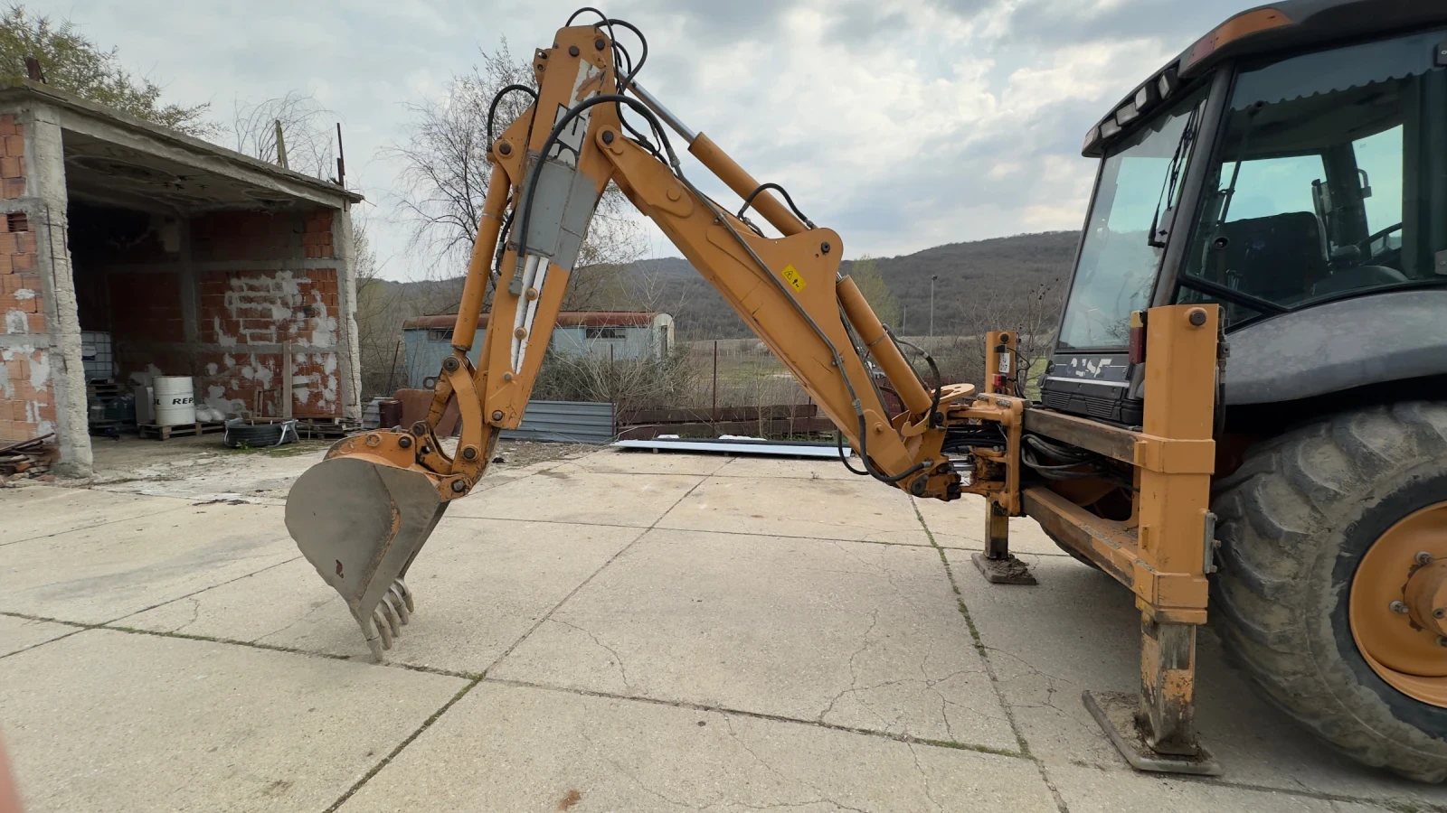 Багер Case 695 Super R, снимка 6 - Индустриална техника - 53876680