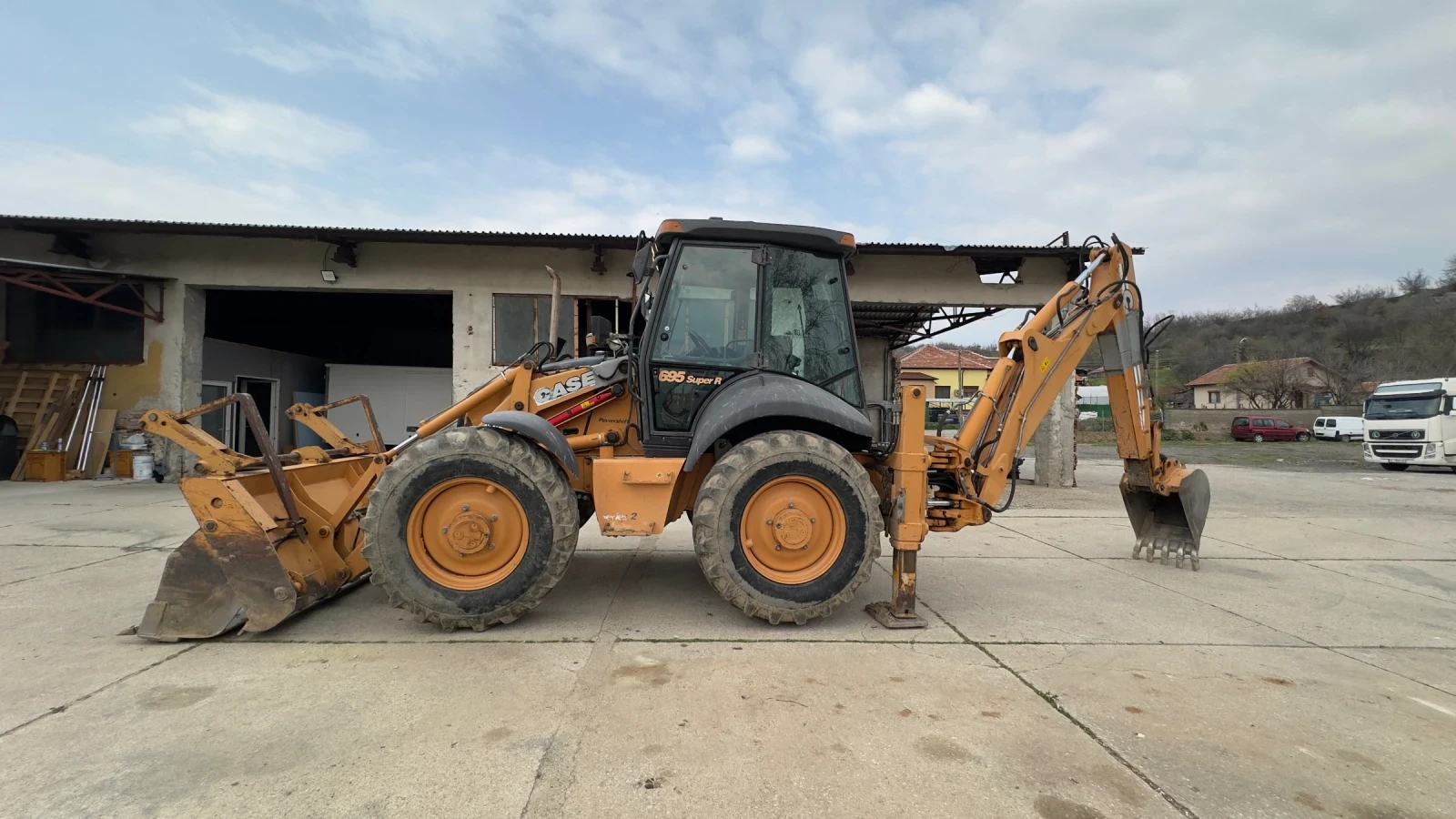 Багер Case 695 Super R, снимка 11 - Индустриална техника - 53876680