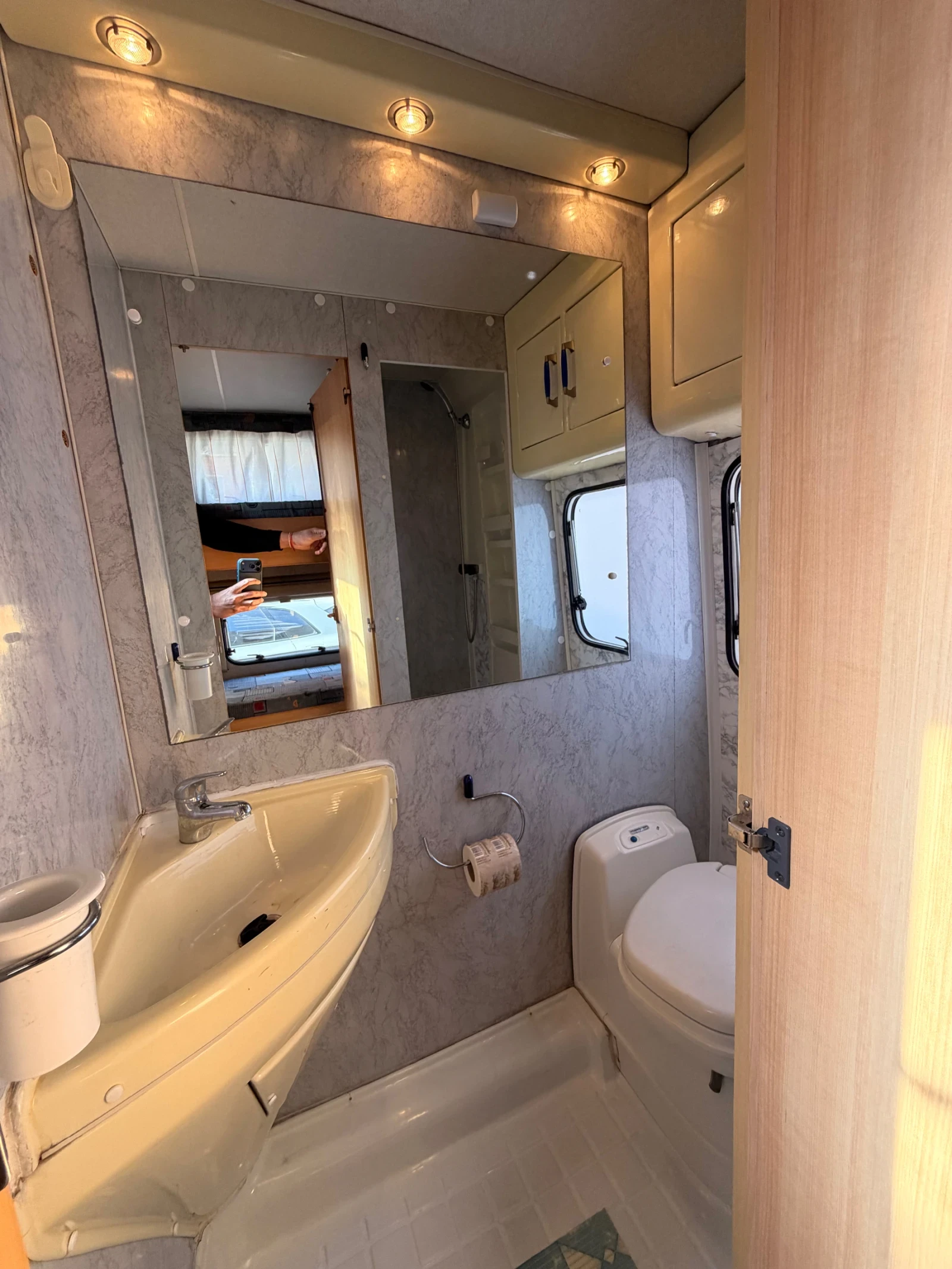 Кемпер Fiat MC LOUIS, снимка 11 - Каравани и кемпери - 53846995