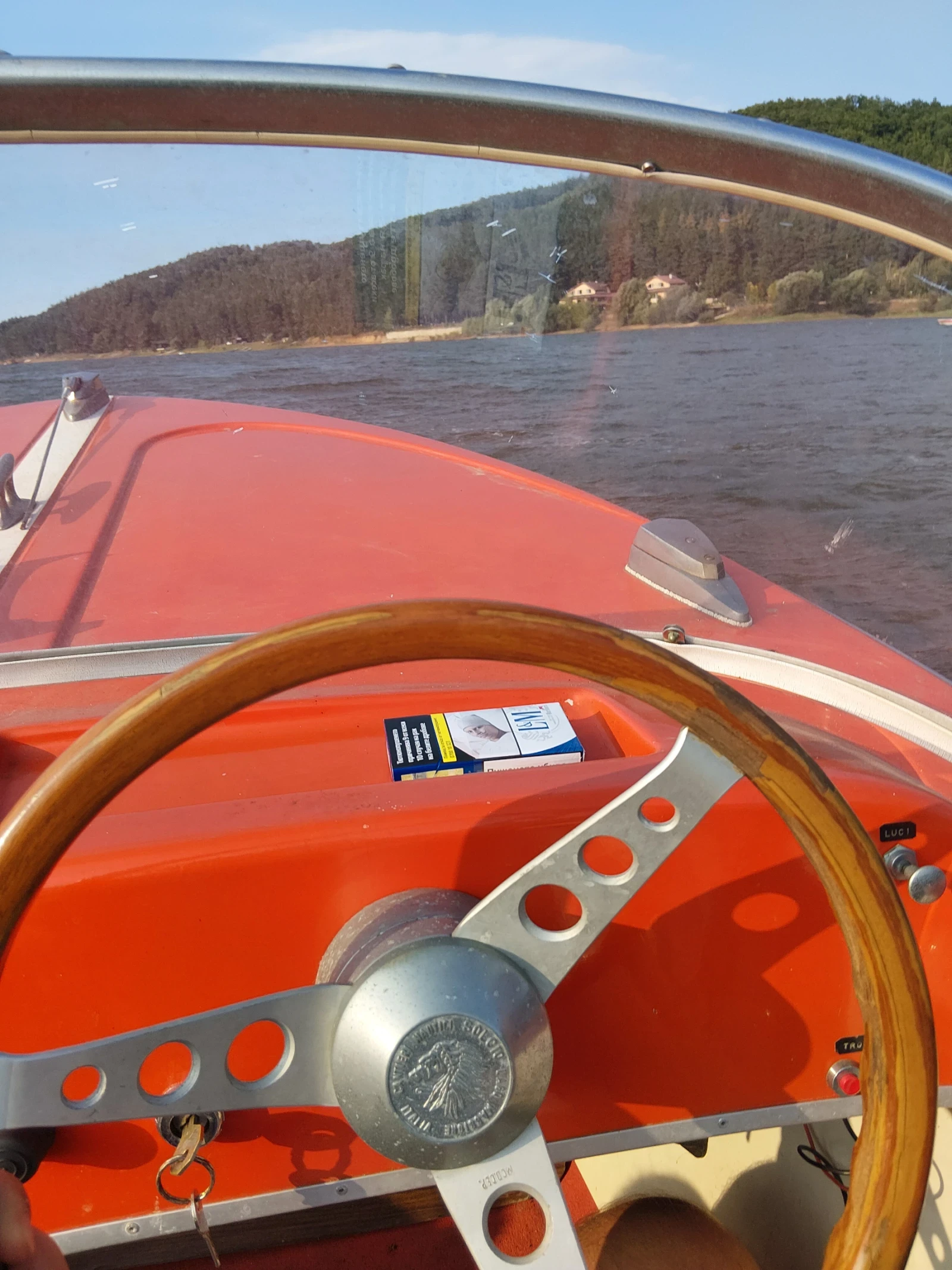 Моторна яхта Cantieri Navali Solcio mini tyfun, снимка 4 - Воден транспорт - 56014197