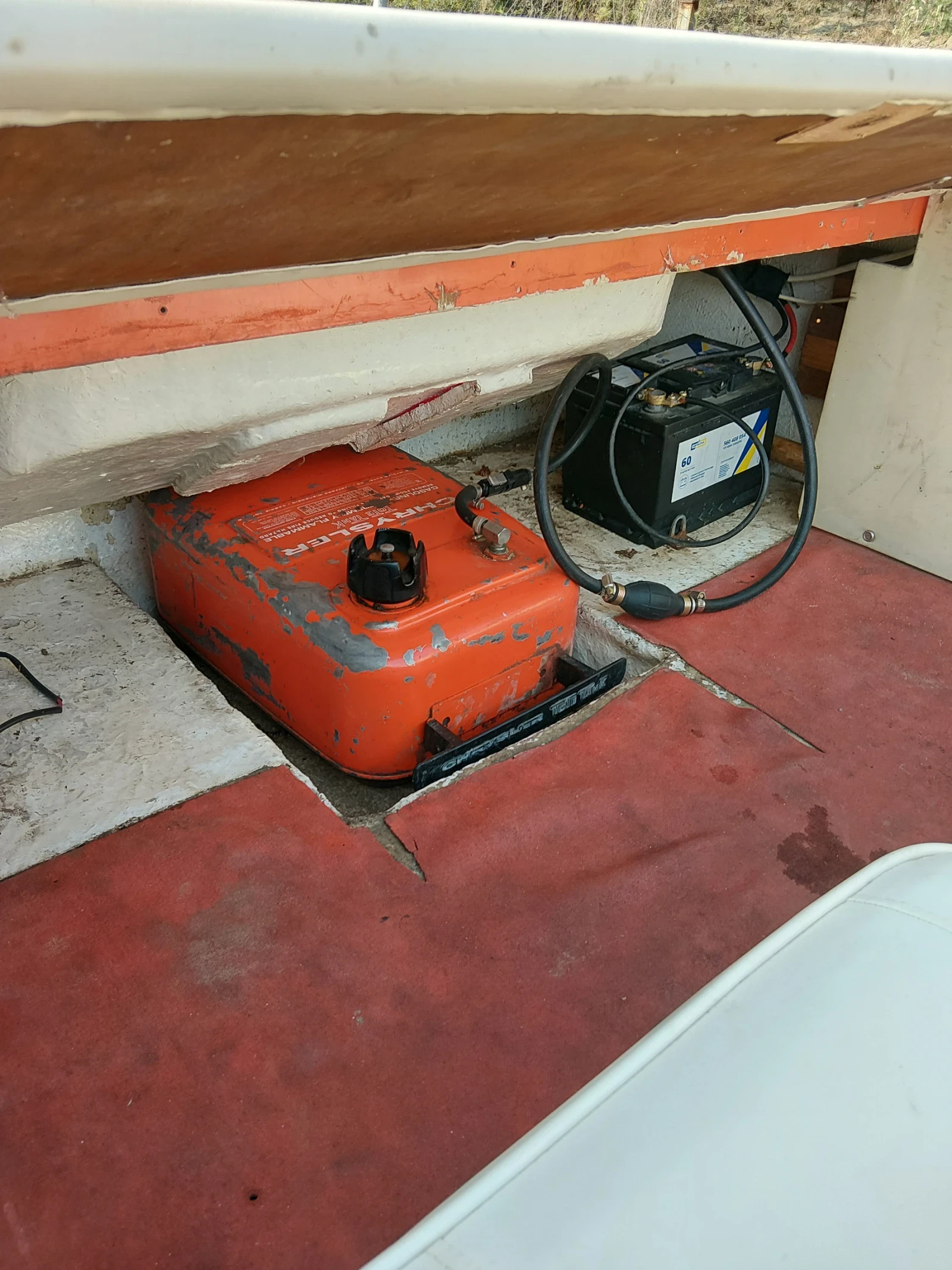 Моторна яхта Cantieri Navali Solcio mini tyfun, снимка 15 - Воден транспорт - 56014197