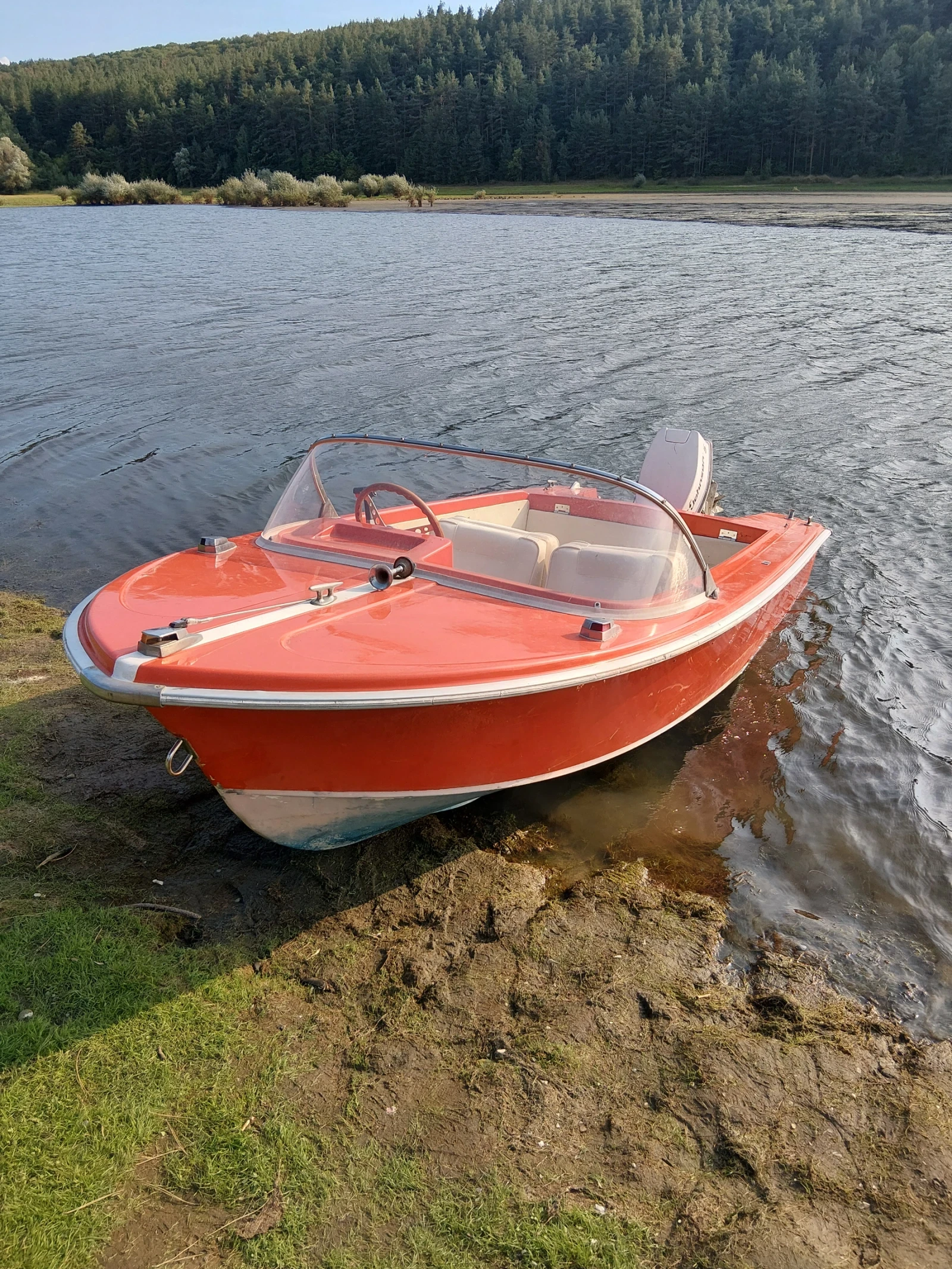 Моторна яхта Cantieri Navali Solcio mini tyfun