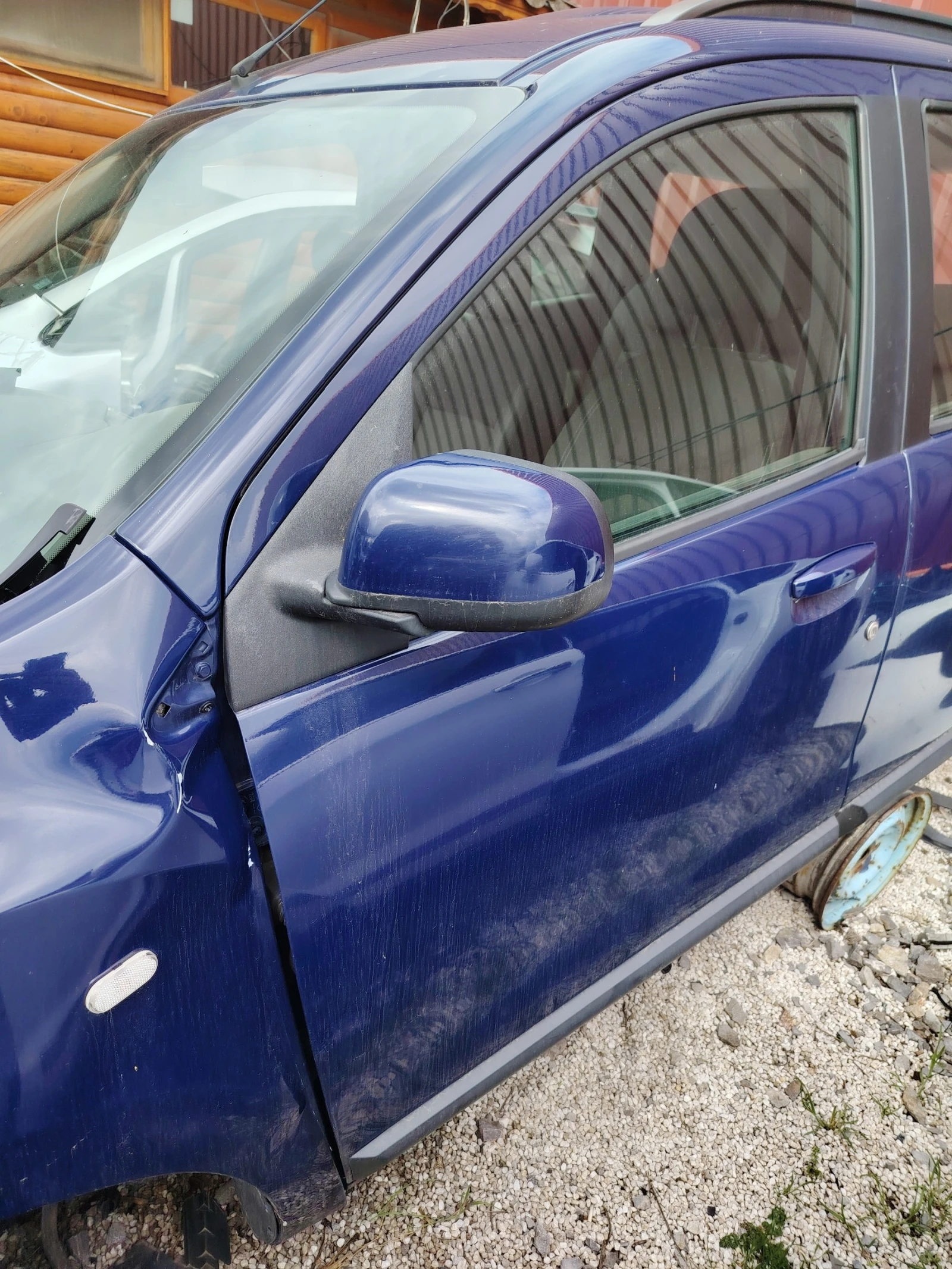 Продавам предна лява врата за Дачия Докер-Лоджи