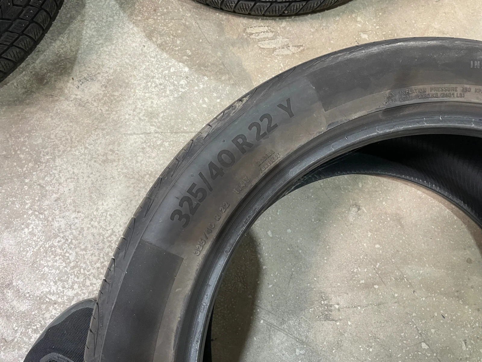 Гуми Летни 325/40R22, снимка 9 - Гуми и джанти - 54441309
